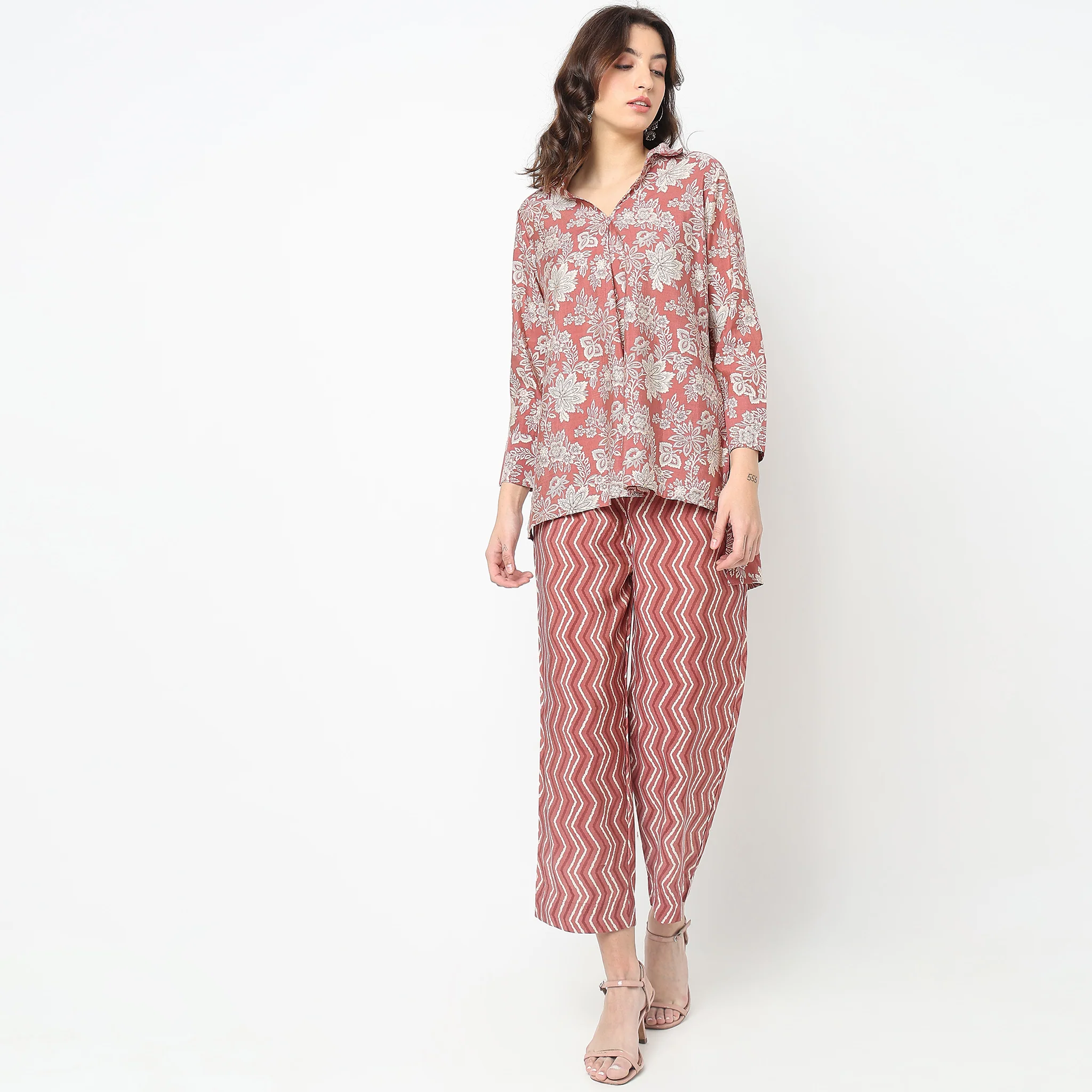 Straight Fit Floral Tunic With Pant Set - Image 2