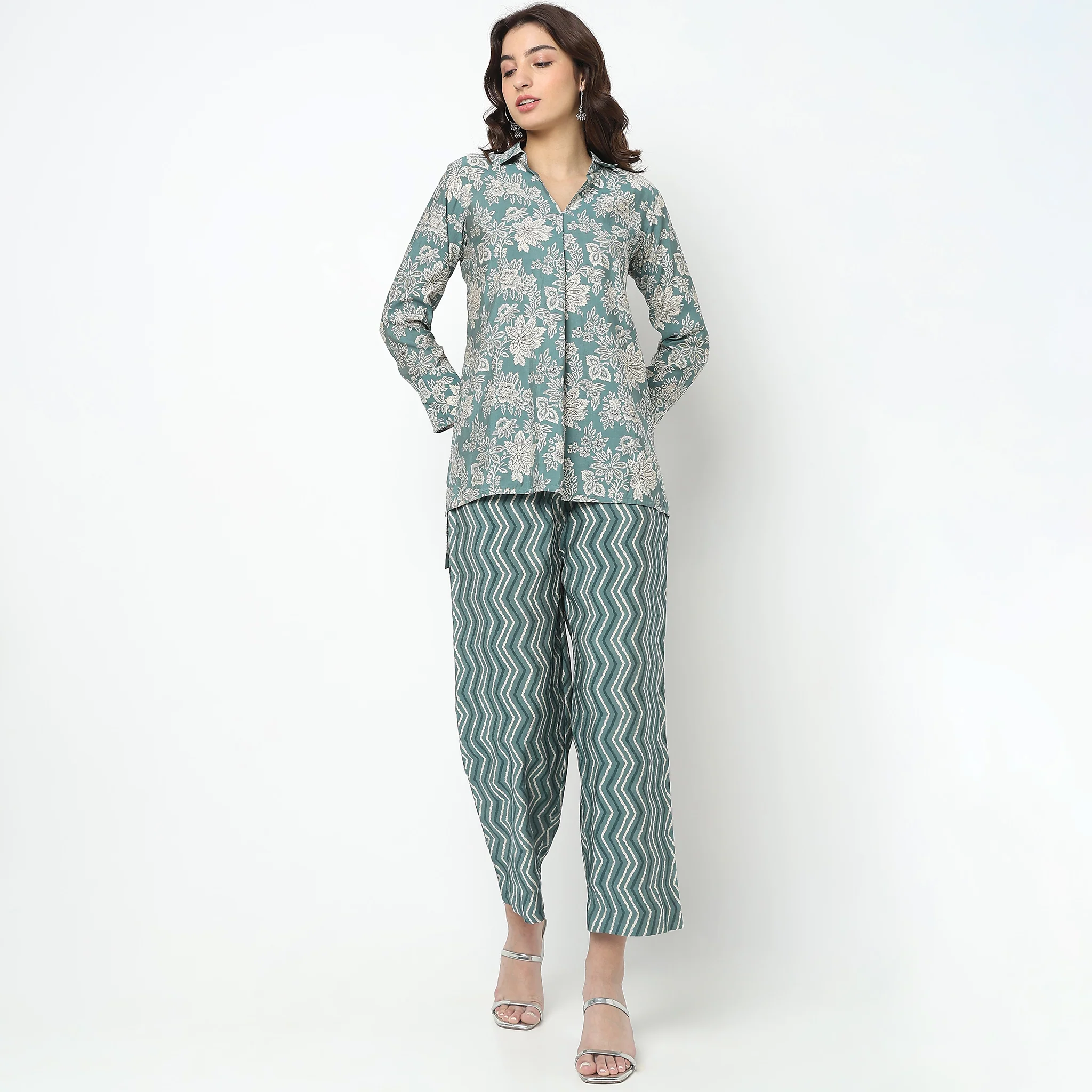 Straight Fit Floral Tunic With Pant Set - Image 9