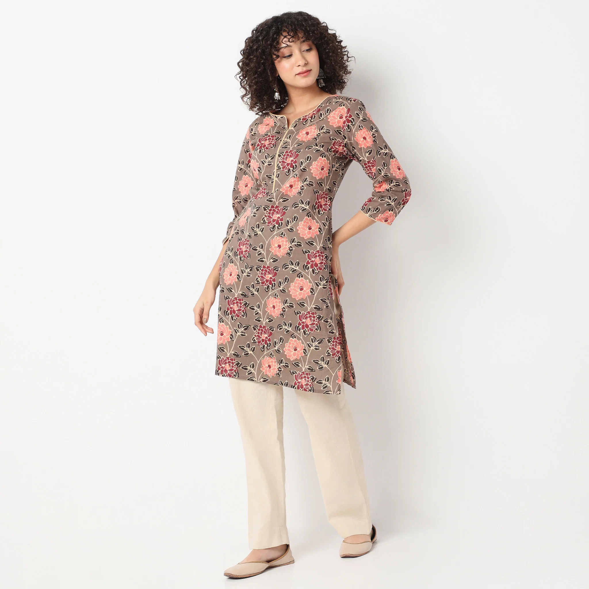 Round Neck Knee Length Three-Fourth Sleeve Straight Fit Floral Epp Kurta - Image 5