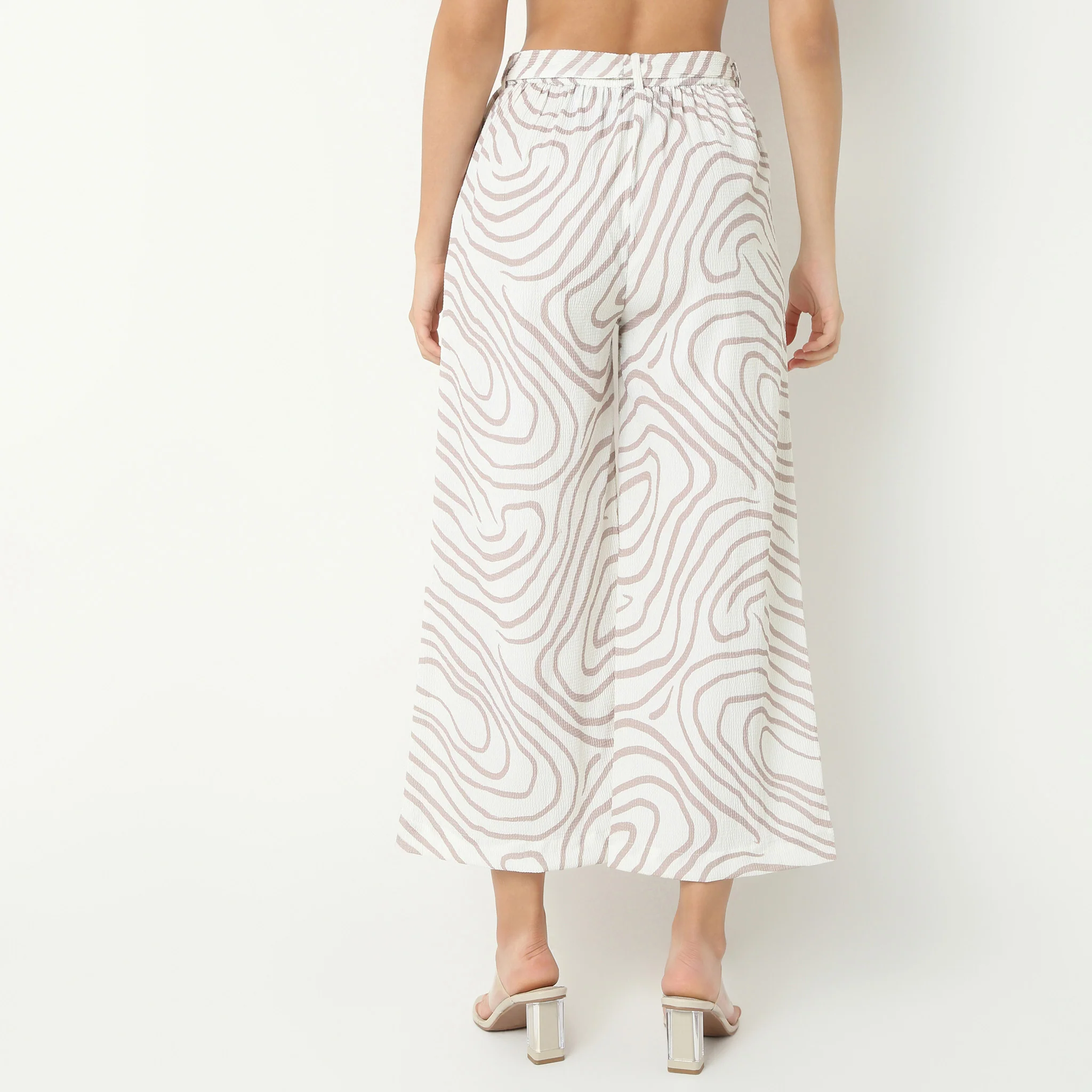 Straight Fit High Rise Printed Culottes - Image 3