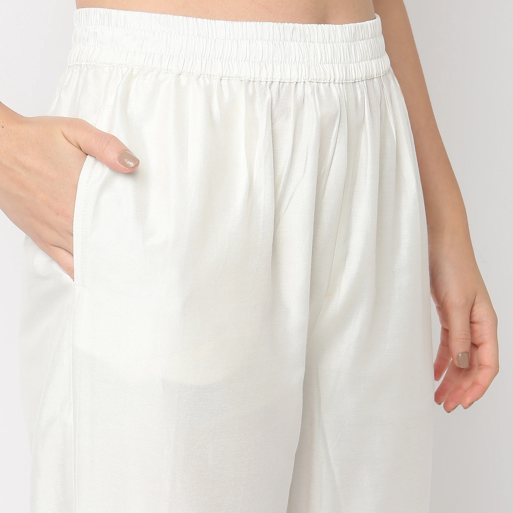 Straight Fit Mid Rise Pants - Image 4