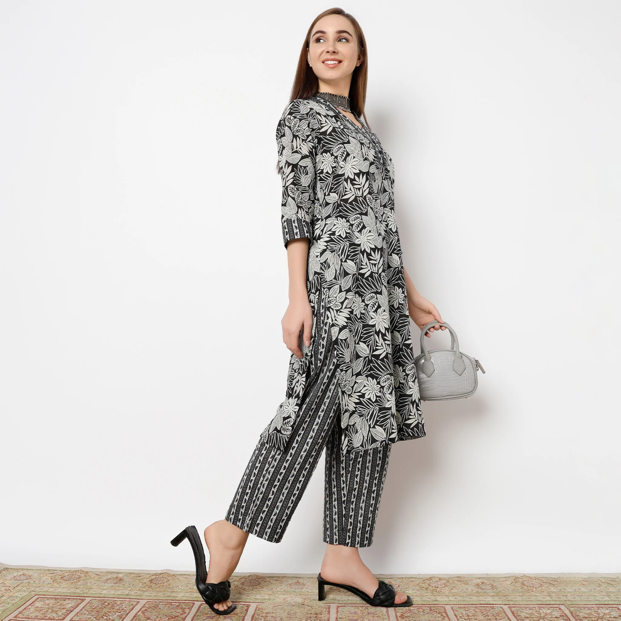 Ankle Length Straight Fit Printed Pants