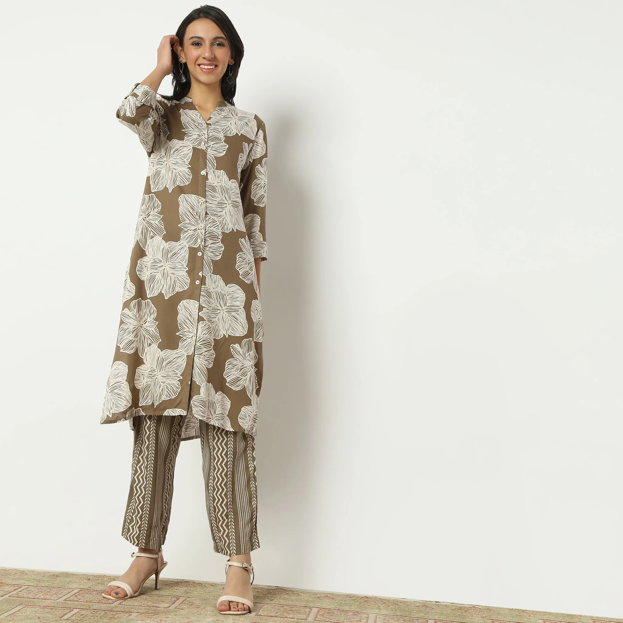 Straight Fit Printed Calf Length Band Collar Kurta - Image 6