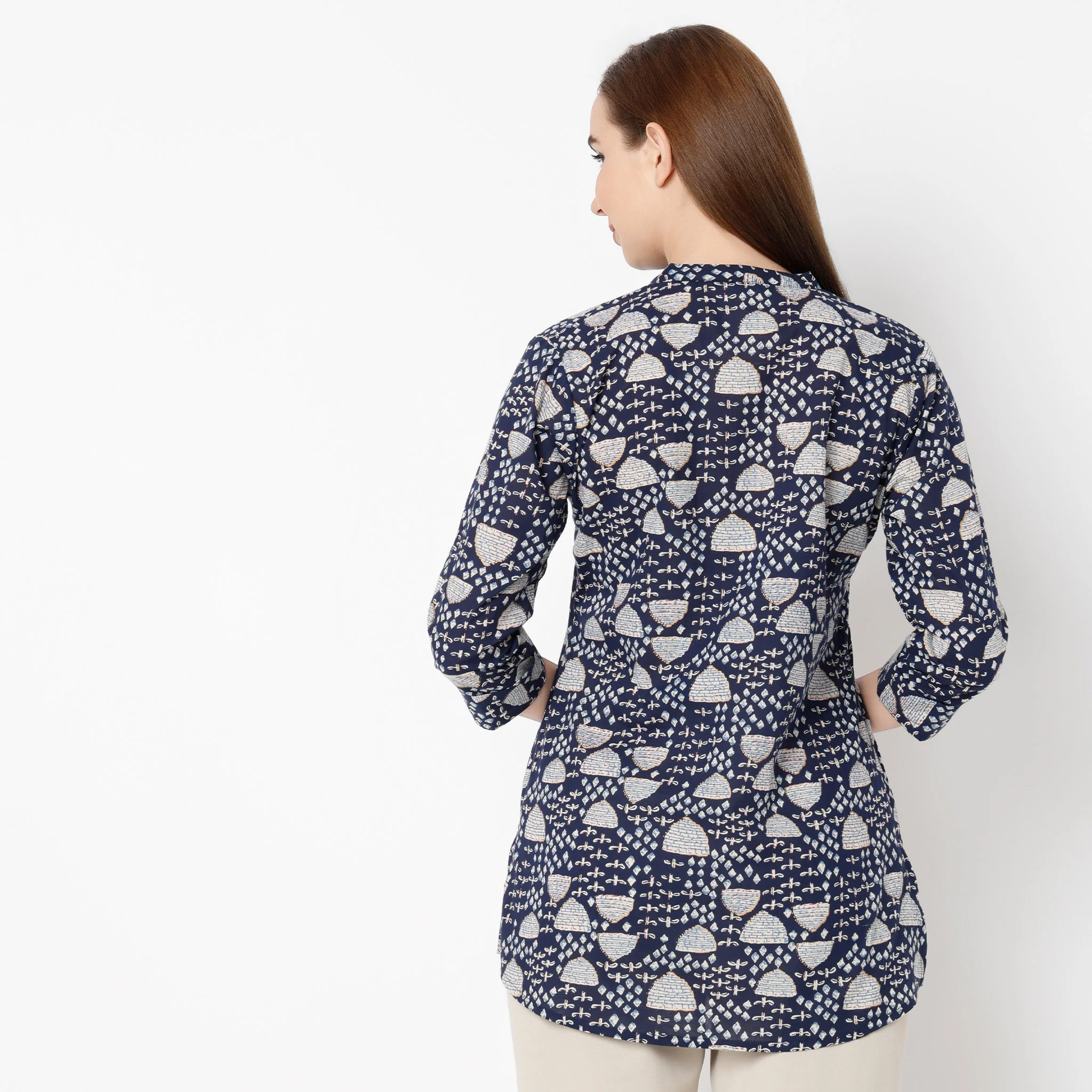 Band Neck Three-Fourth Sleeve Straight Fit Printed Short Kurti - Image 3