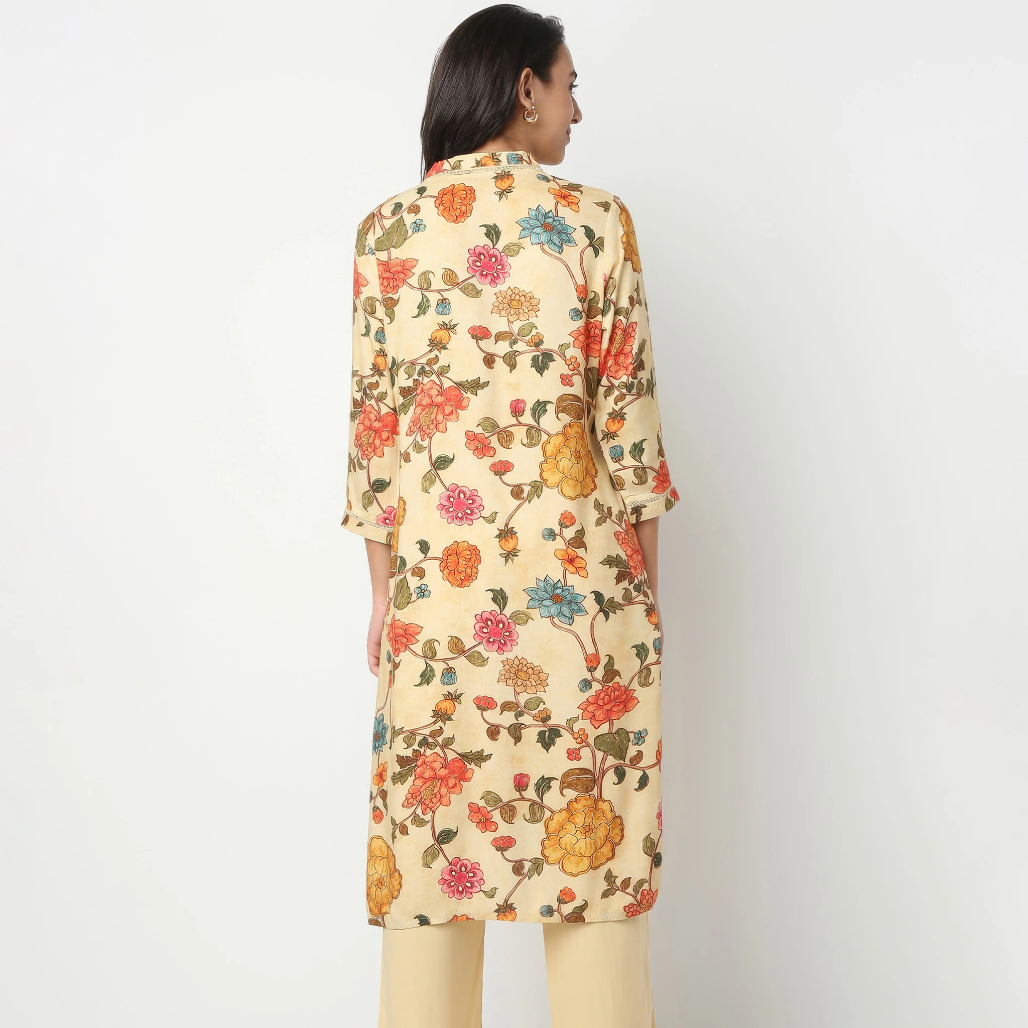 Straight Fit Printed Below Knee V-Neck Kurta With Pant Set - Image 3