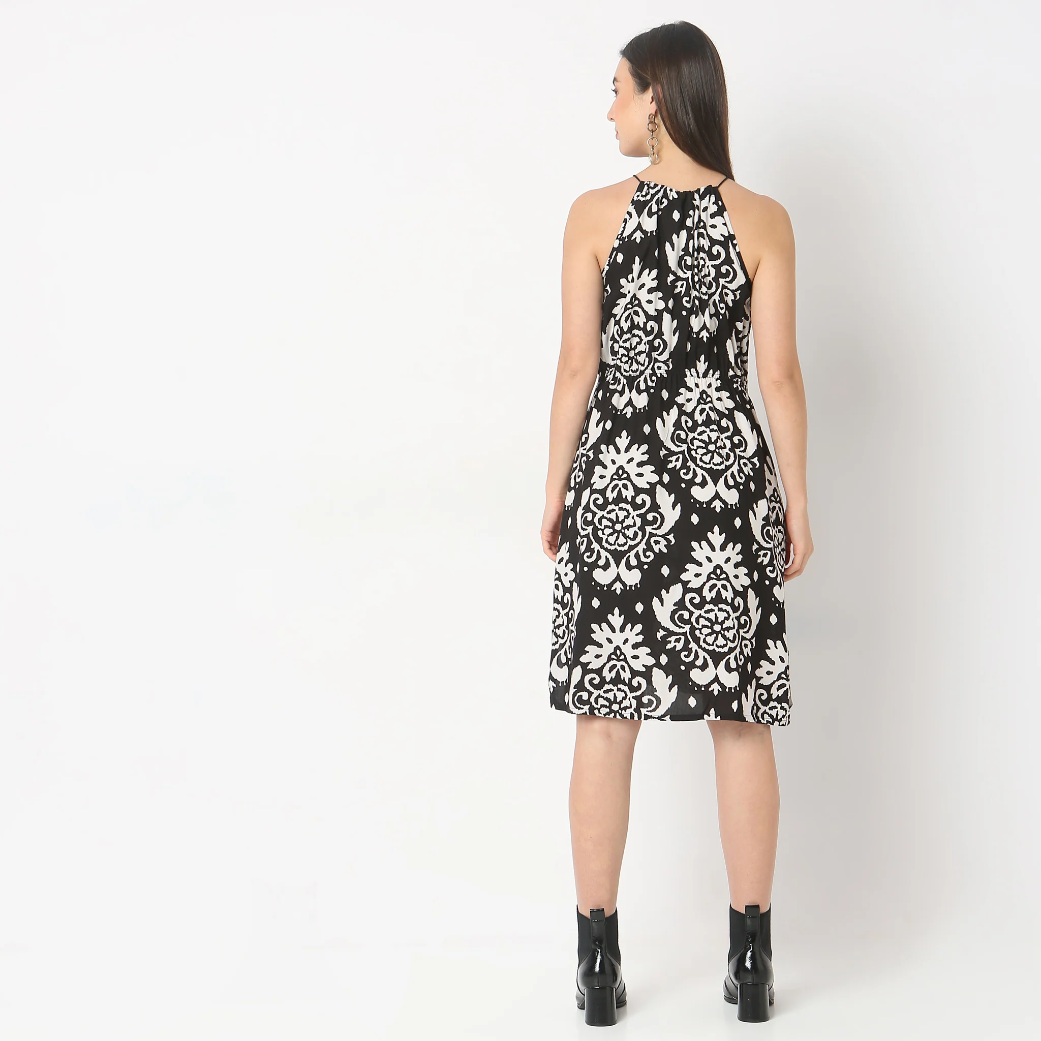 Straight Fit Printed Dress - Image 3