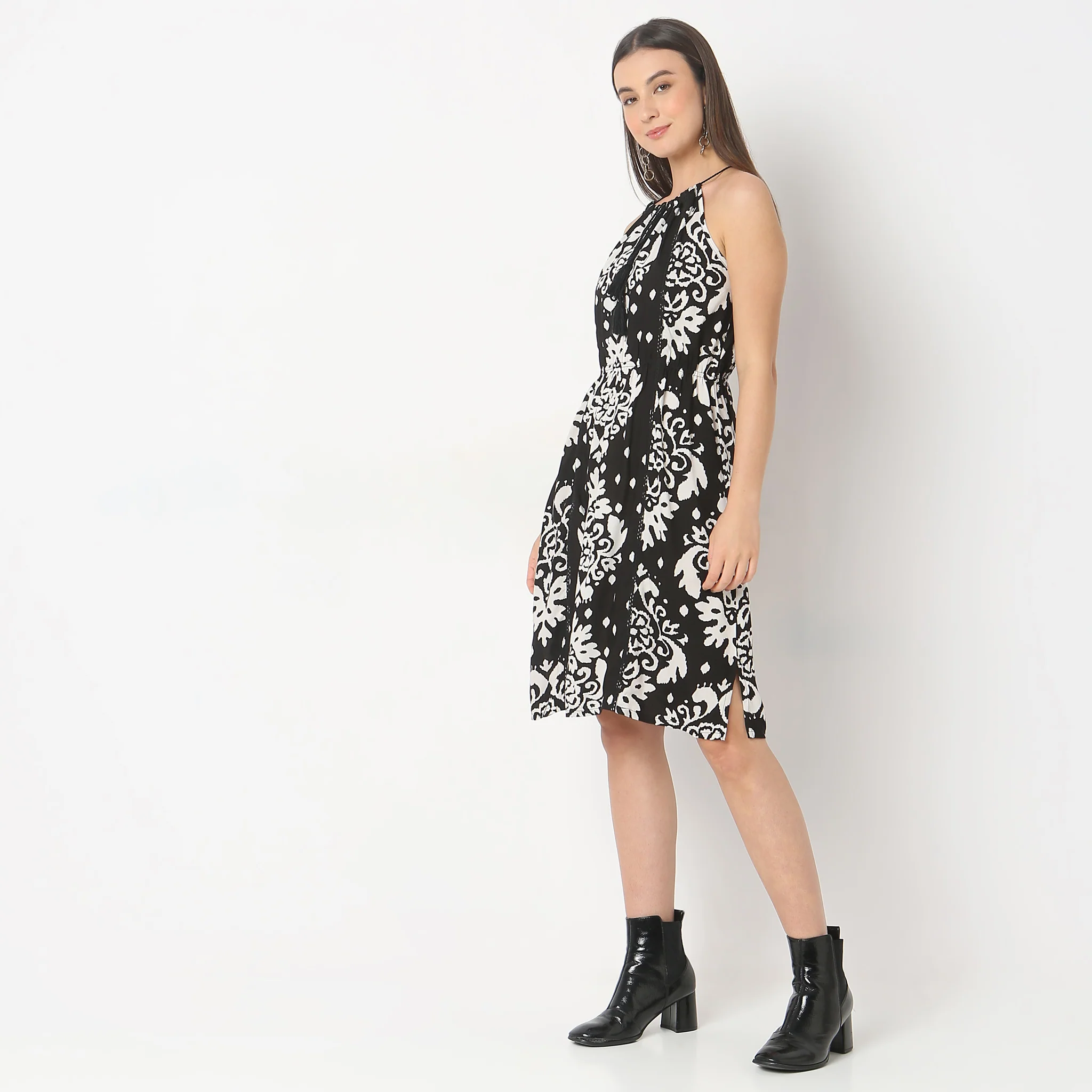 Straight Fit Printed Dress - Image 5