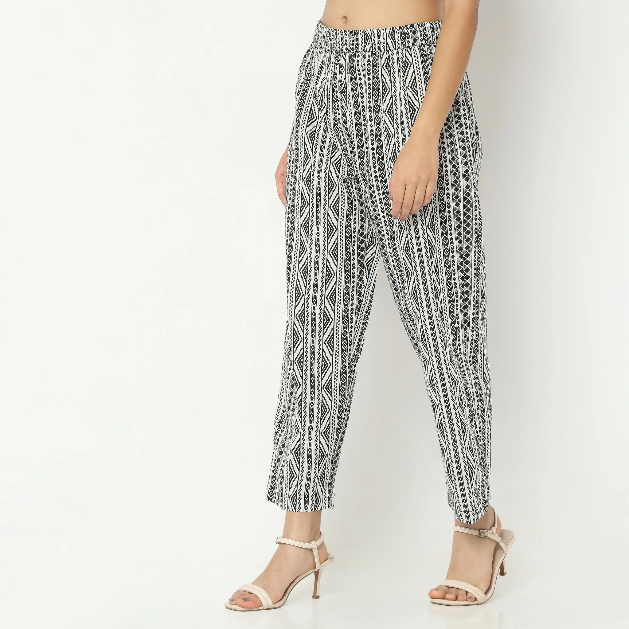 Straight Fit Printed Full Length Mid Rise Pants - Image 5