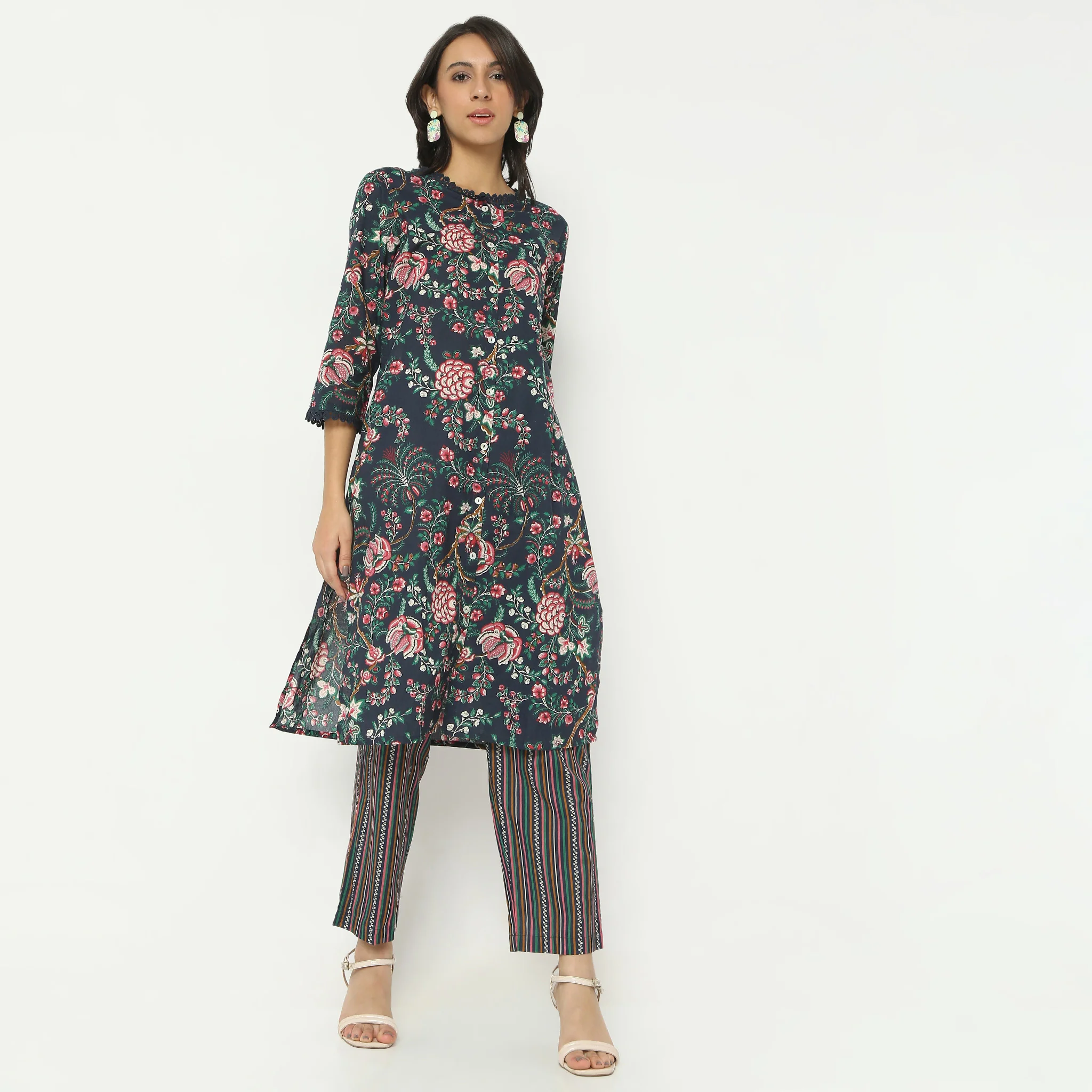 Straight Fit Printed Full Length Mid Rise Pants