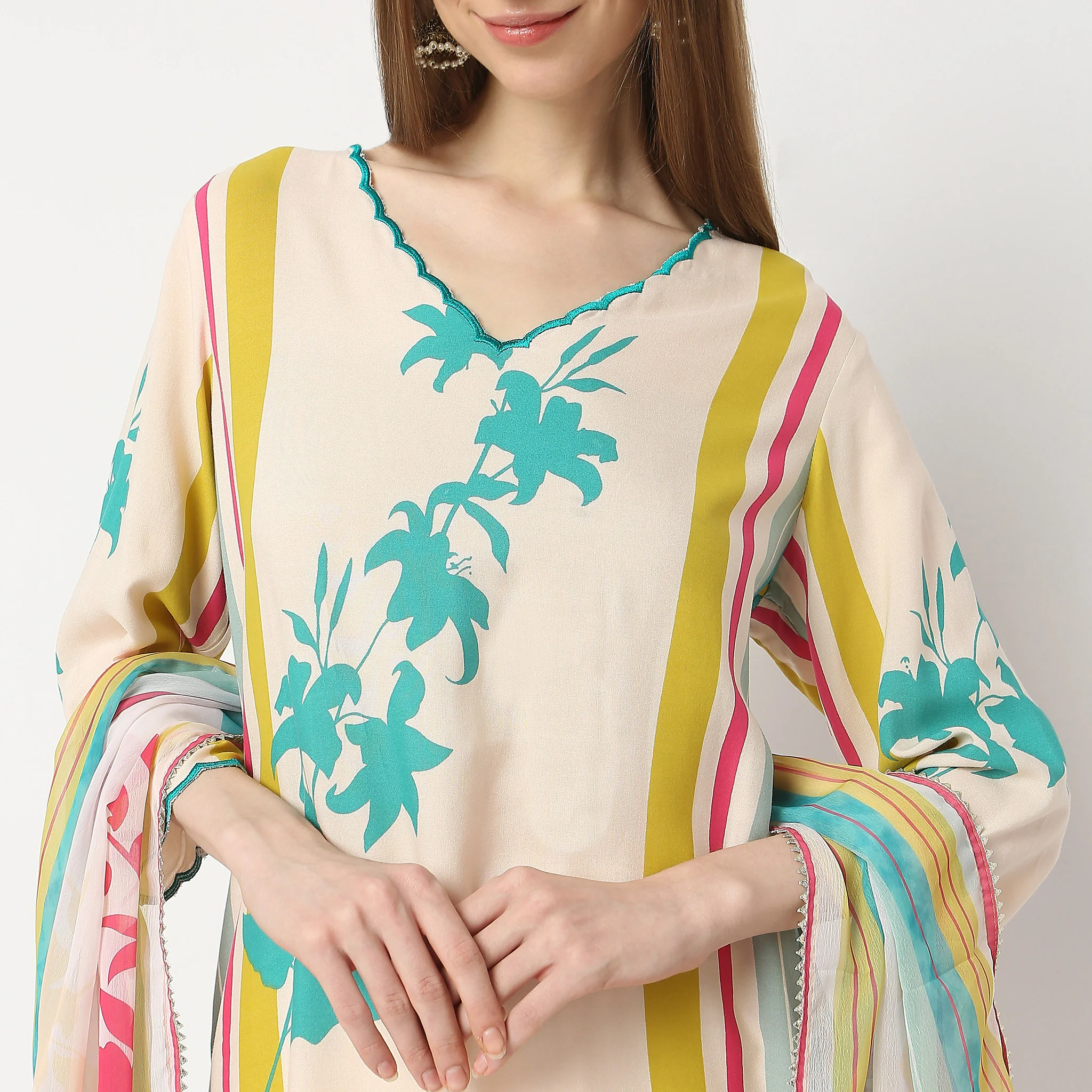 Straight Fit Printed Kurta And Pant With Dupatta Set - Image 4