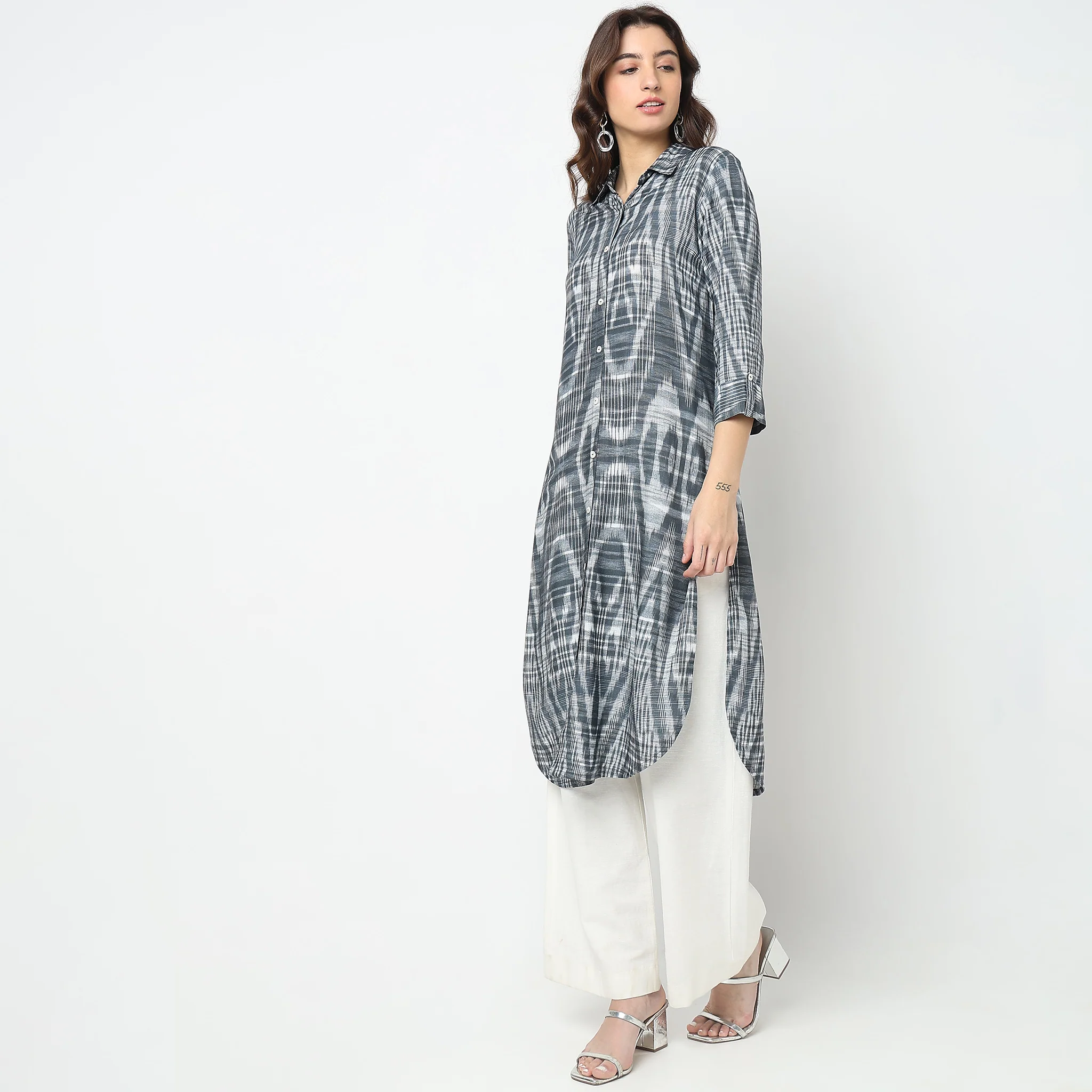 Straight Fit Printed Kurta - Image 5