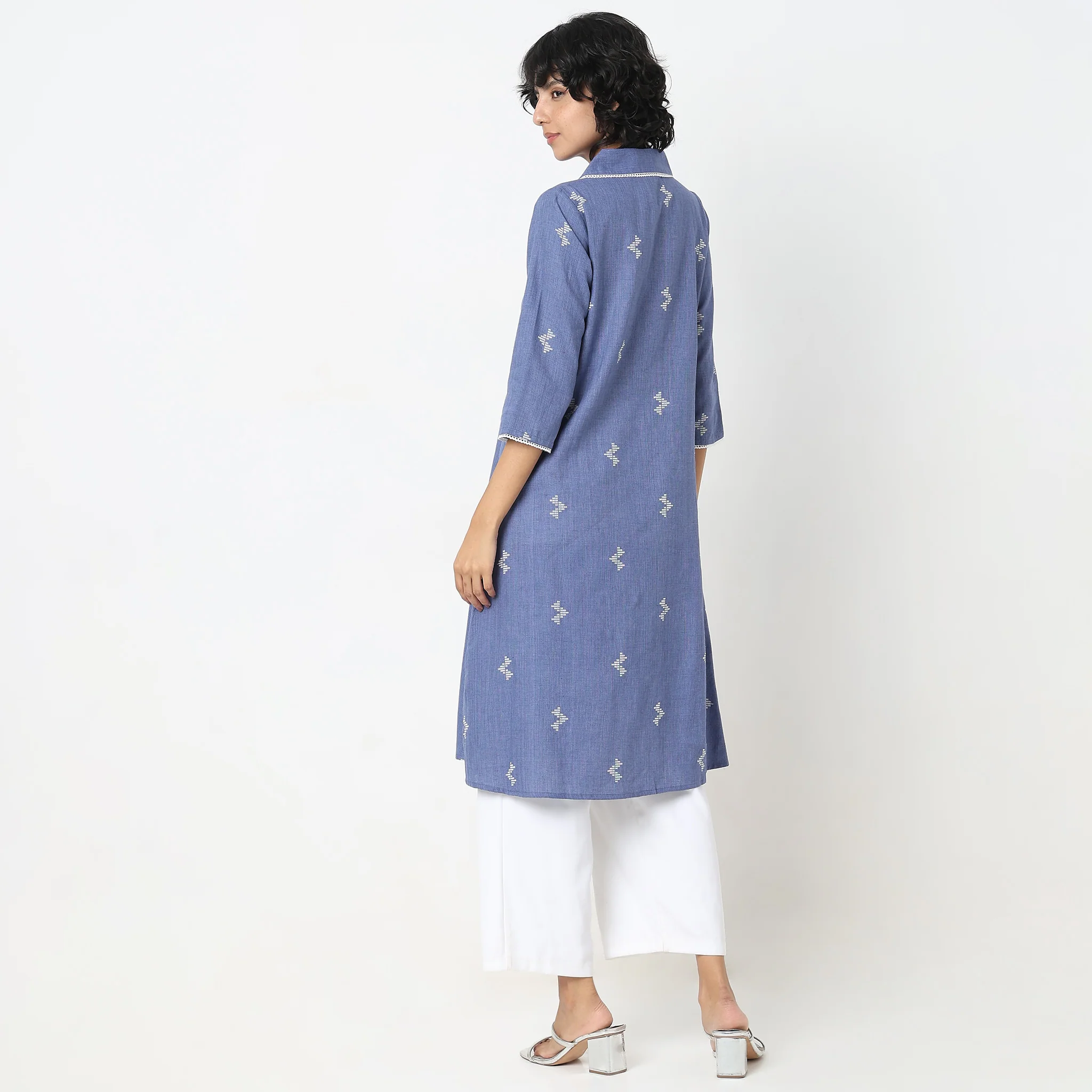 Straight Fit Printed Kurta - Image 8