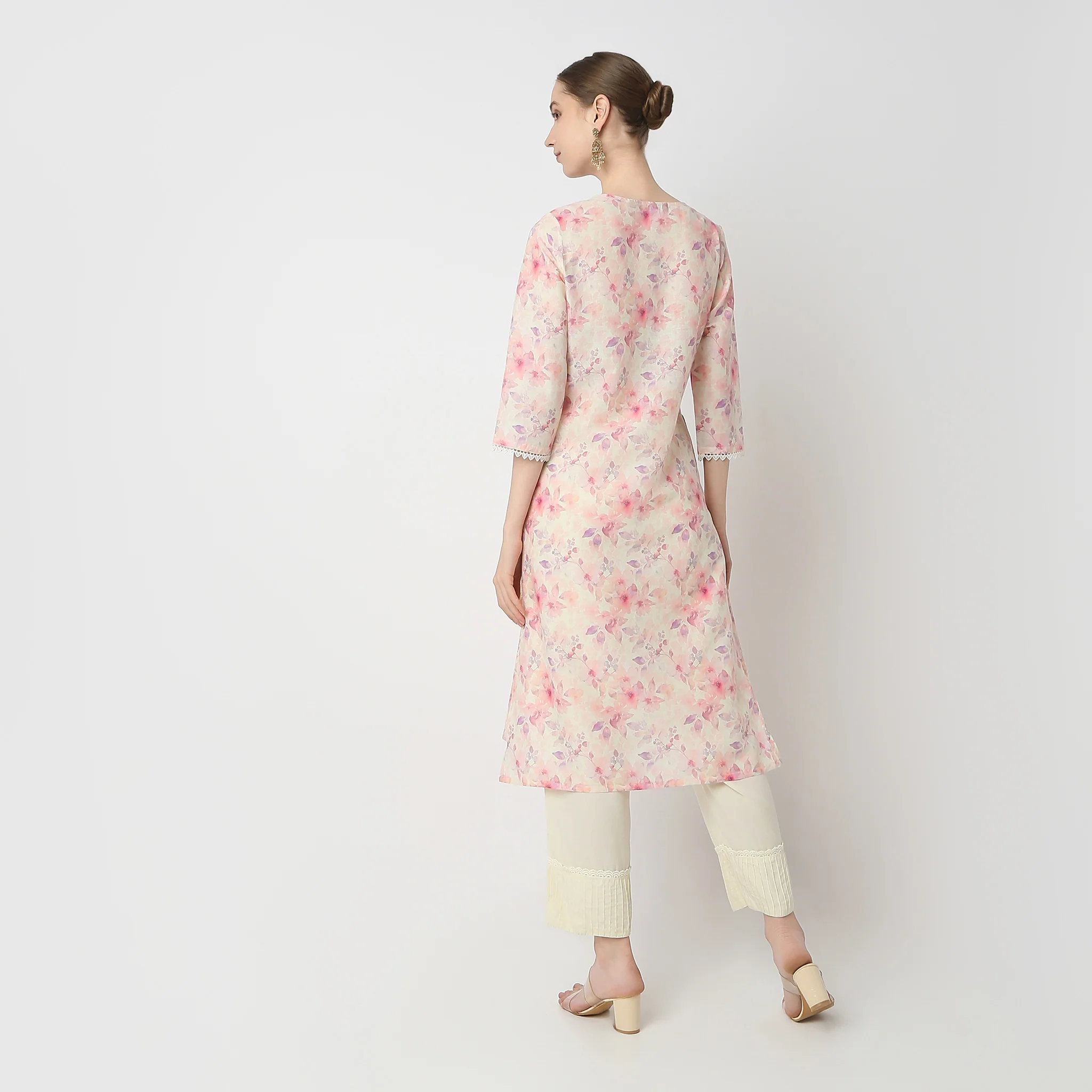 Printed V-Neck Kurta - Image 3