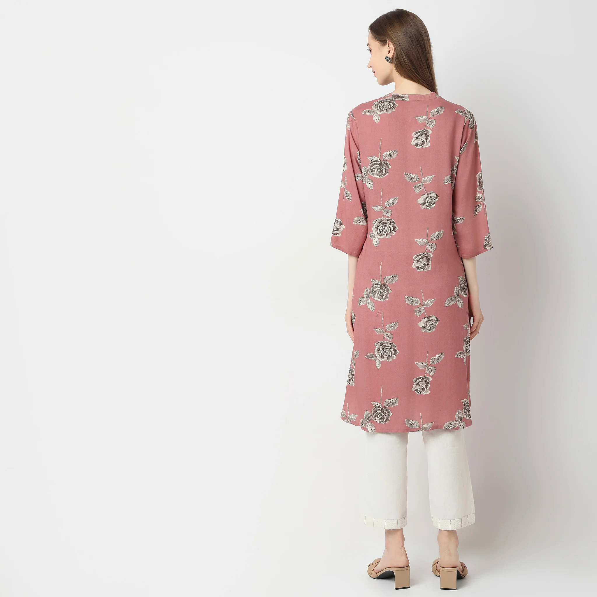 Straight Fit Printed Kurta - Image 3