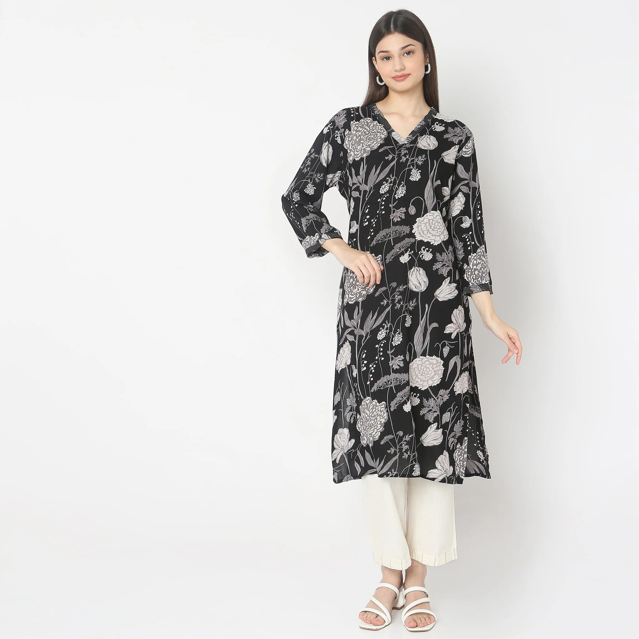 Straight Fit Printed Kurta - Image 2