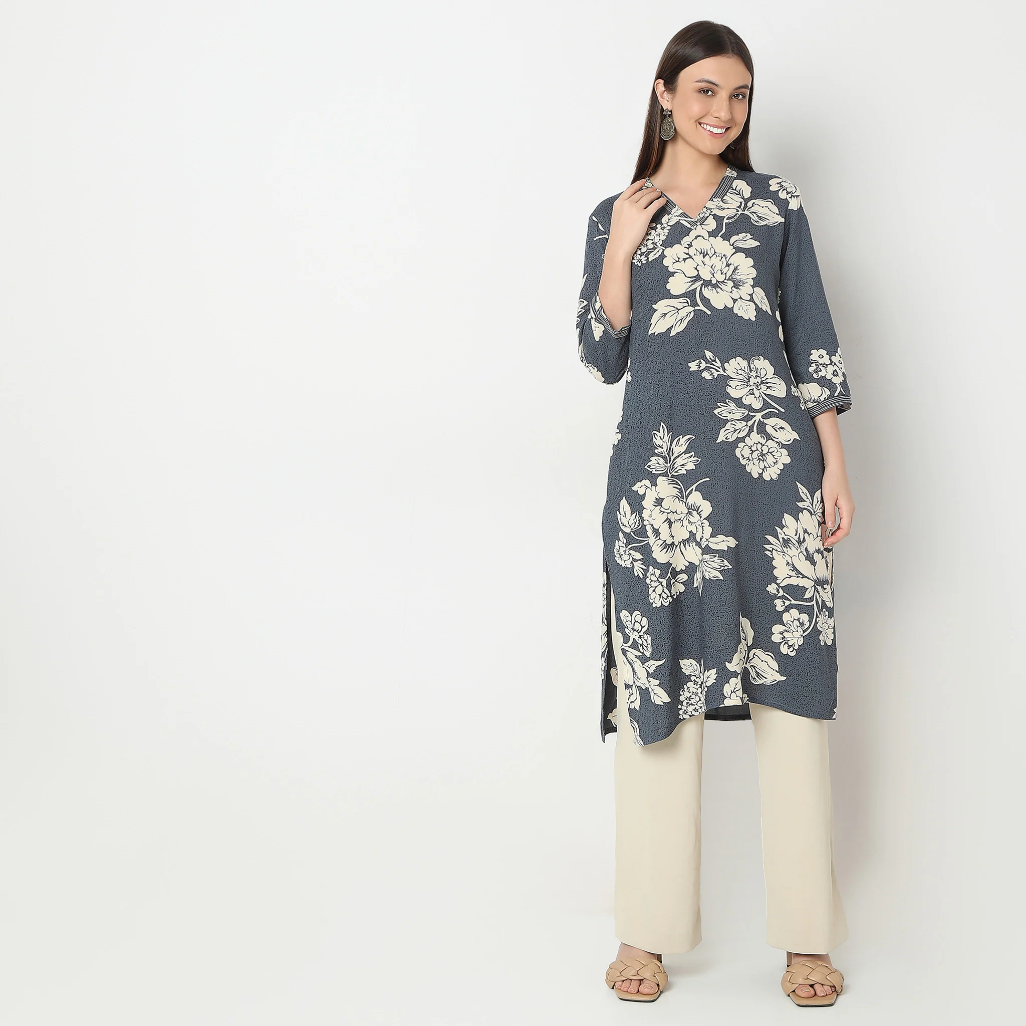 Straight Fit Printed Kurta - Image 2