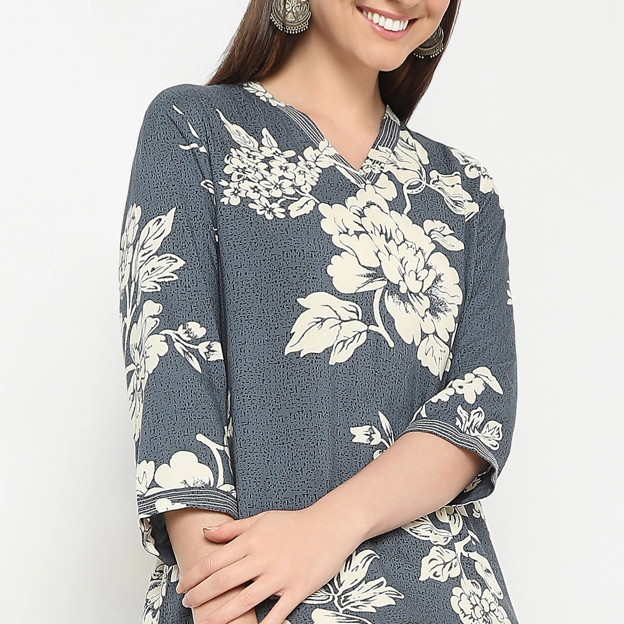 Straight Fit Printed Kurta - Image 4