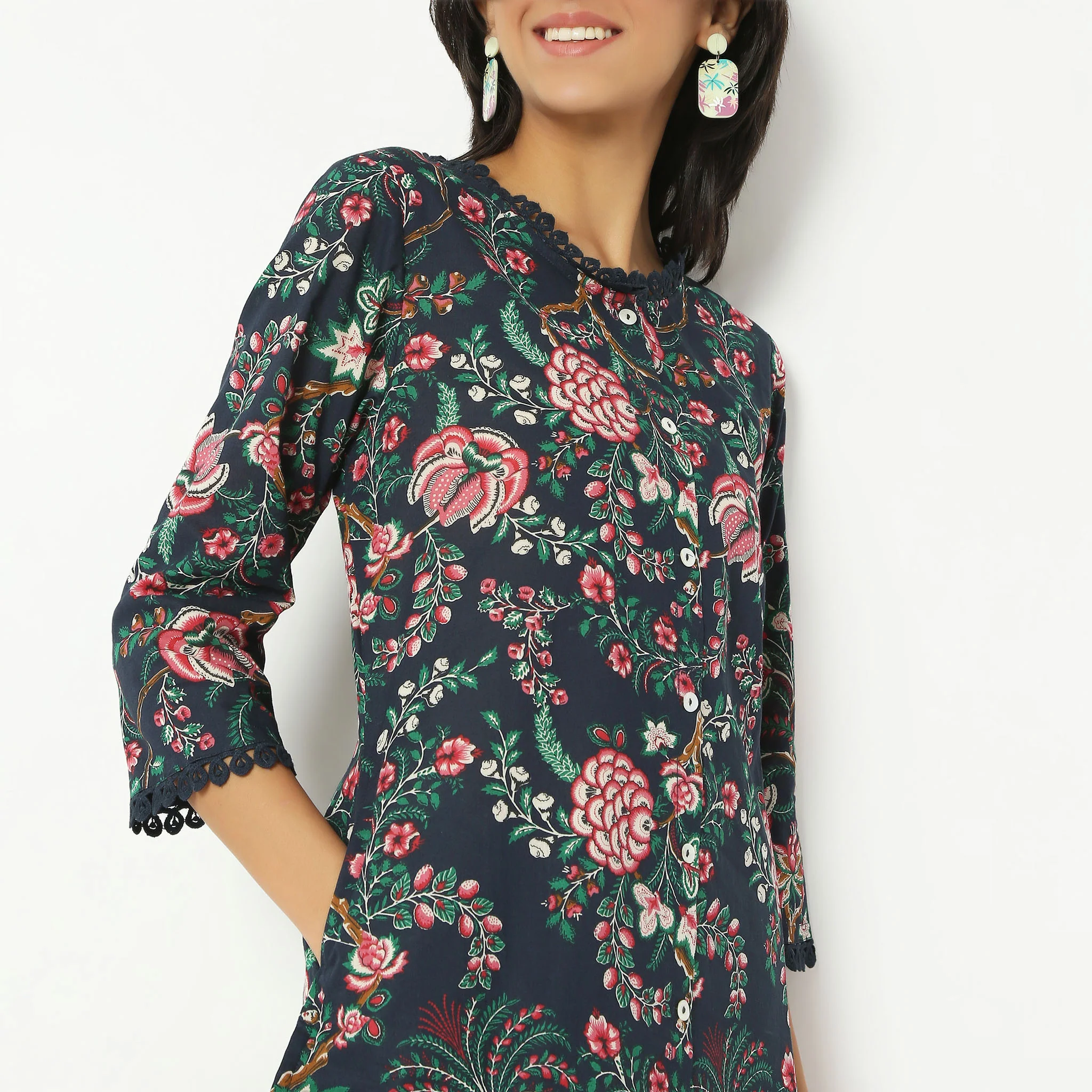 Straight Fit Printed Calf Length Round Neck Kurta - Image 4