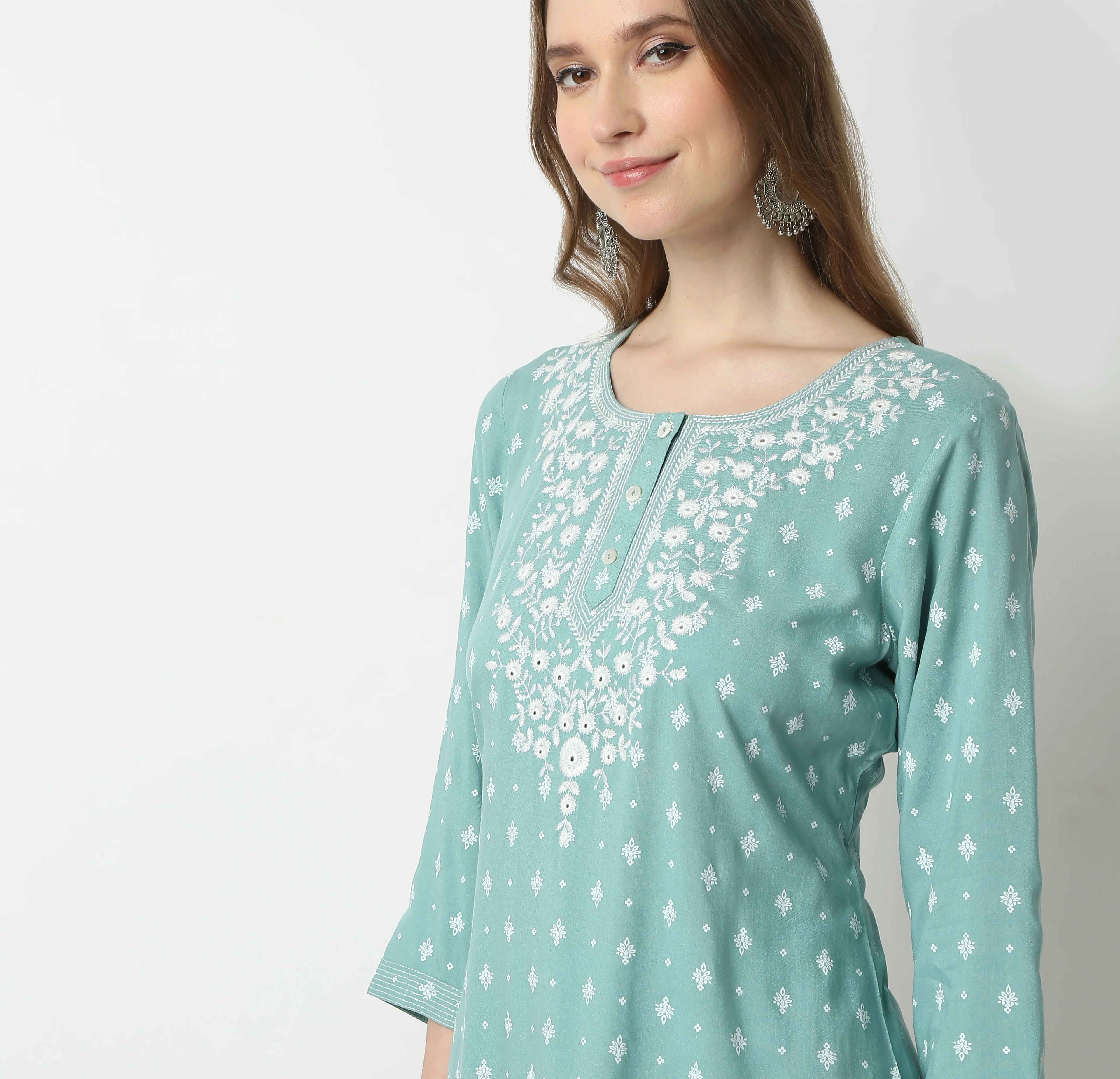 Straight Fit Printed Embroidered Yoke Below Knee Kurta - Image 5