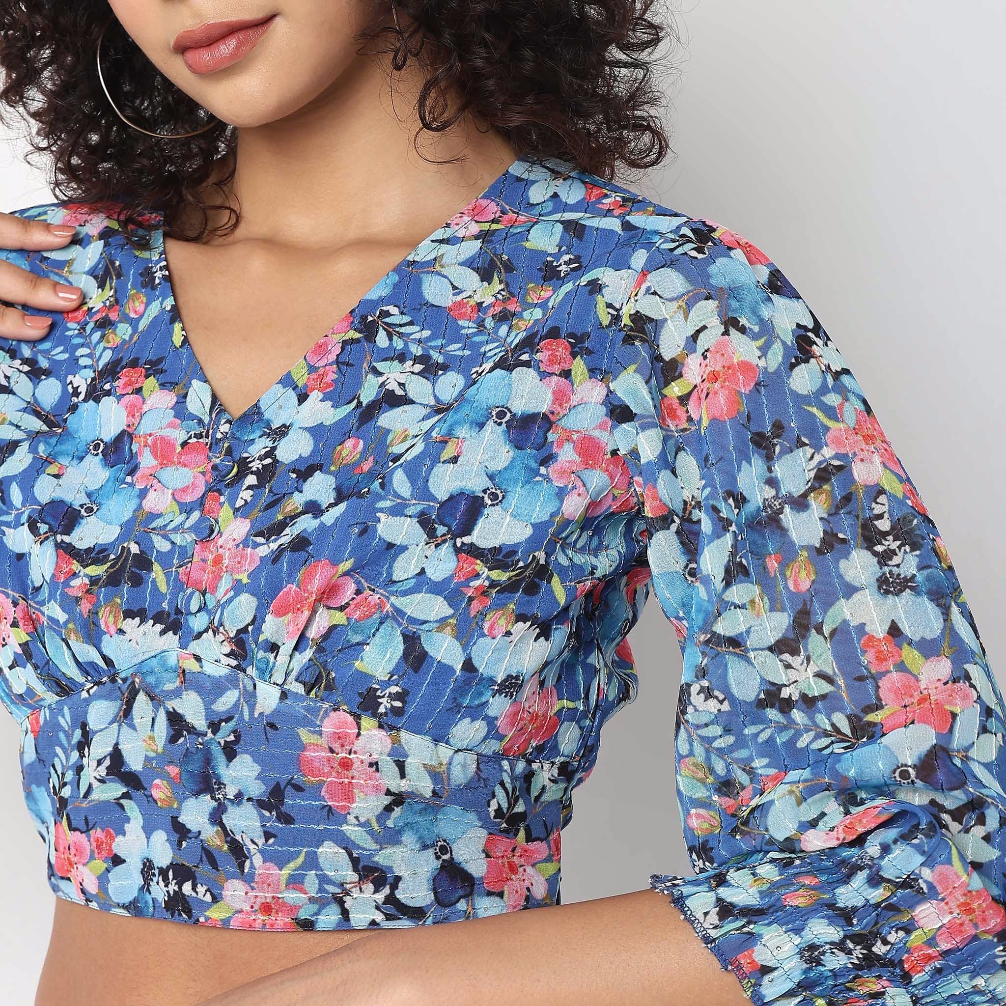 Straight Fit Printed Crop Top - Image 5