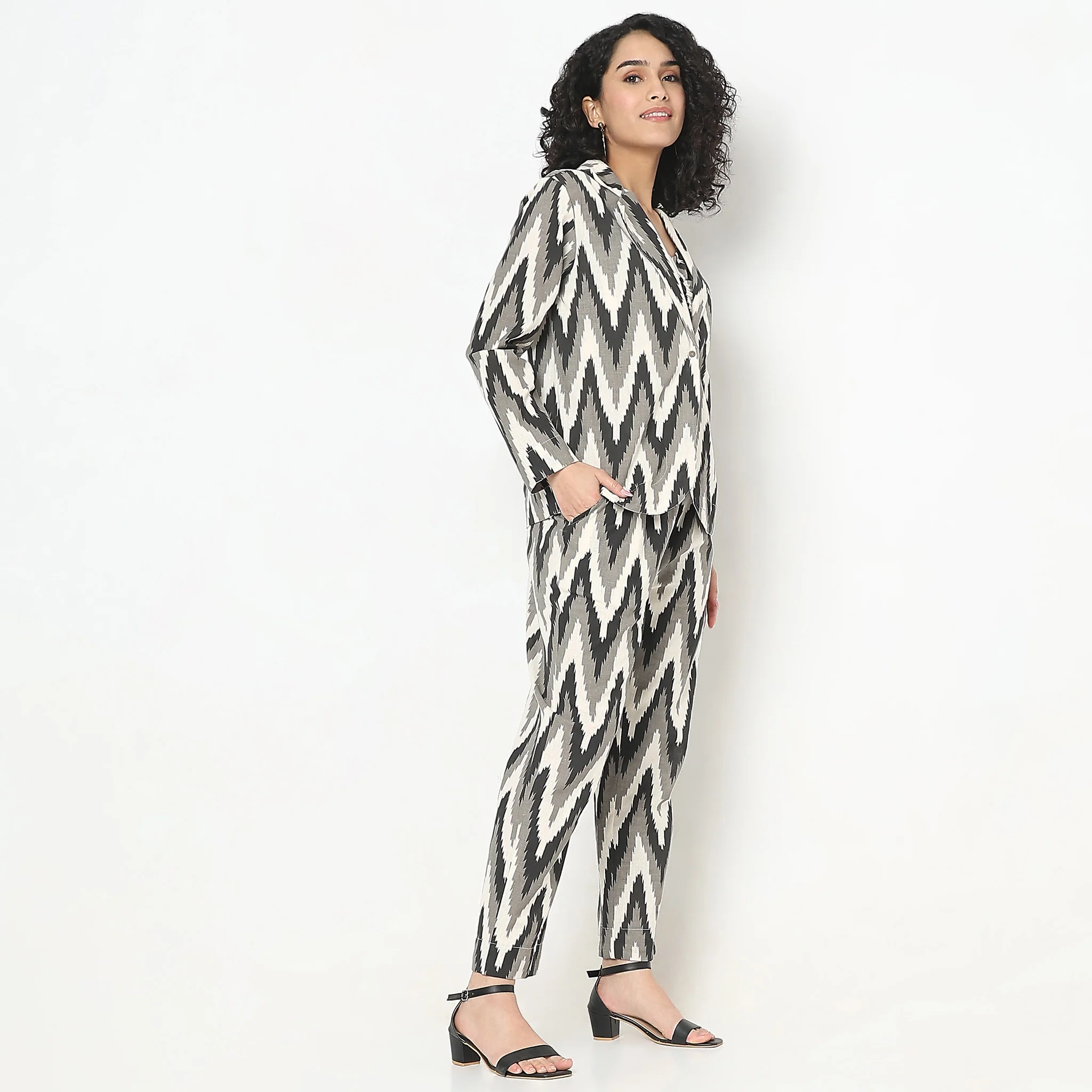 Straight Fit Printed Top With Pant & With Blazer Co-Ords - Image 5