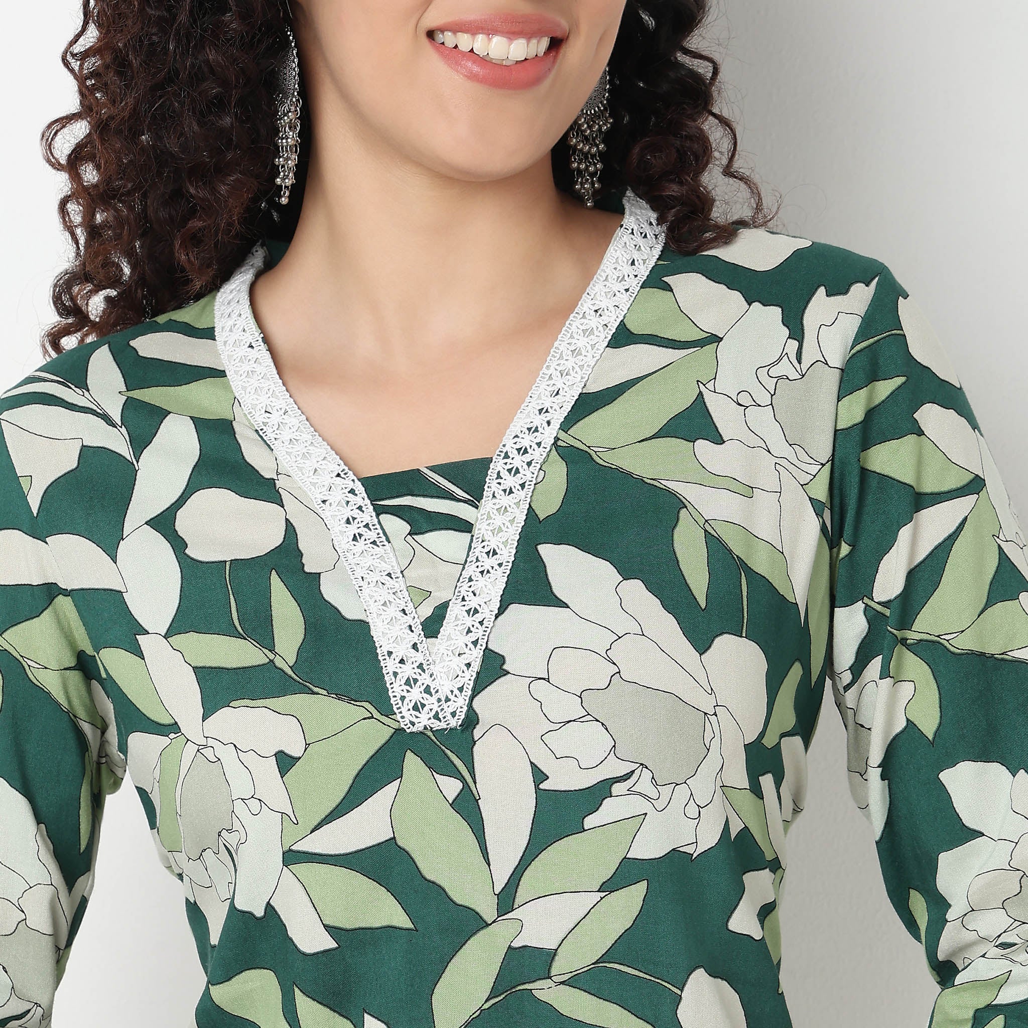 V-Neck With Gusset Kurta - Image 4