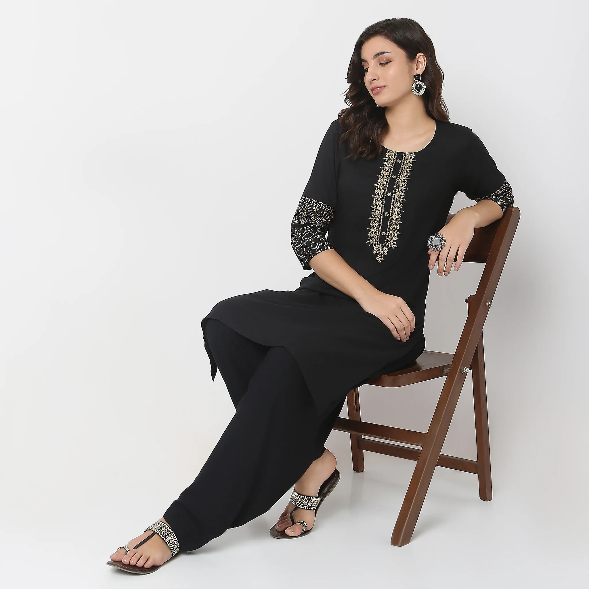 Straight Fit Solid Kurta - Image 5