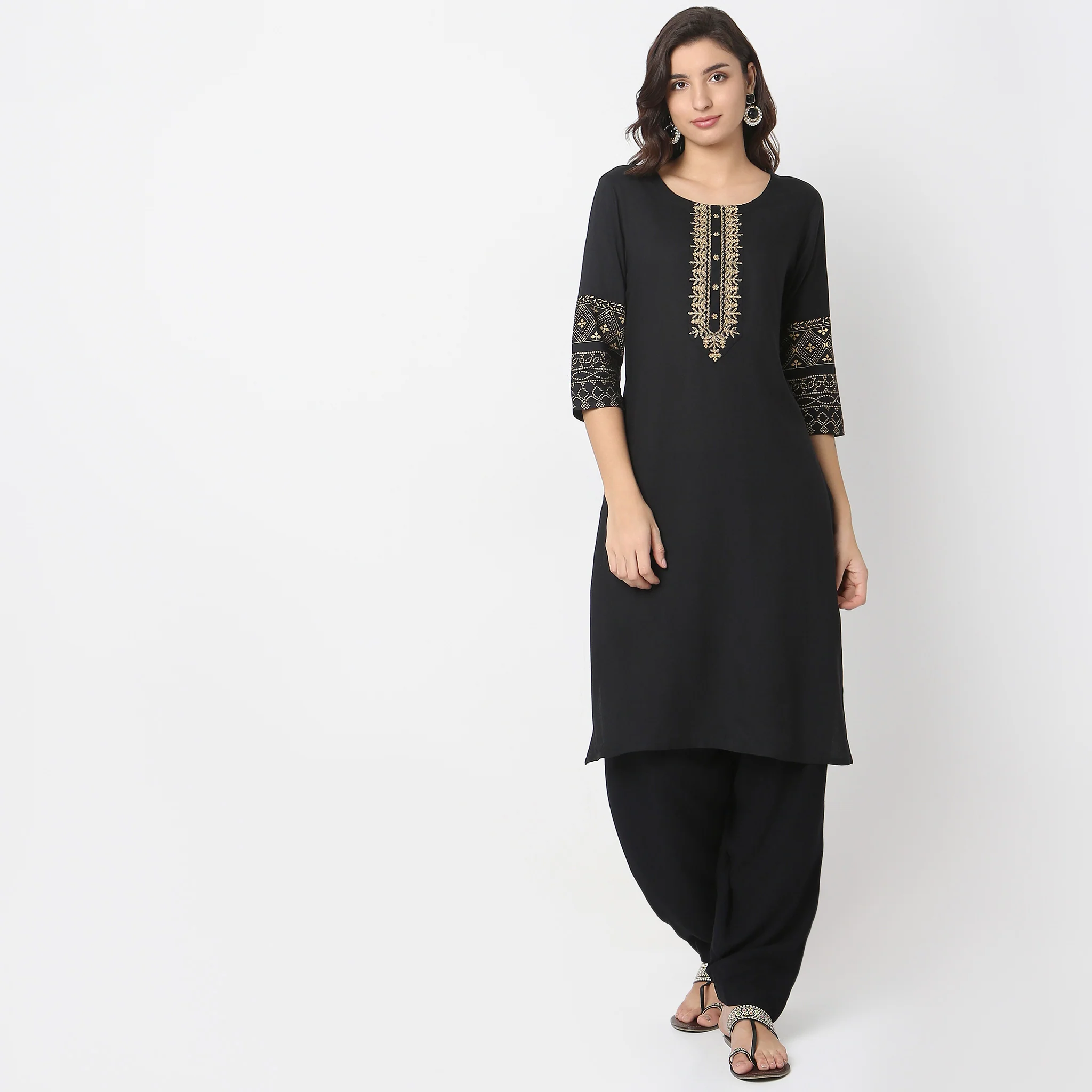 Straight Fit Solid Kurta - Image 6