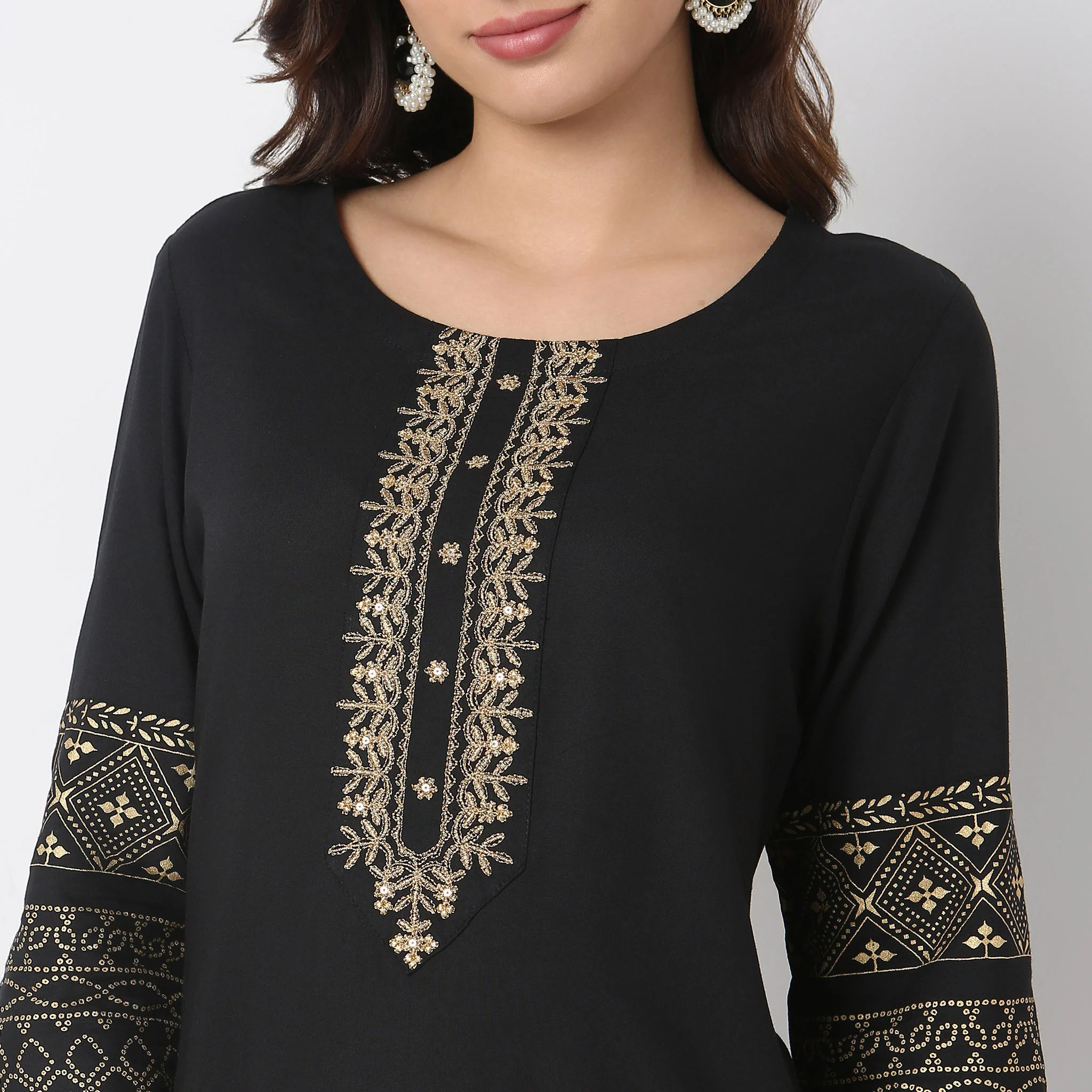 Straight Fit Solid Kurta - Image 8