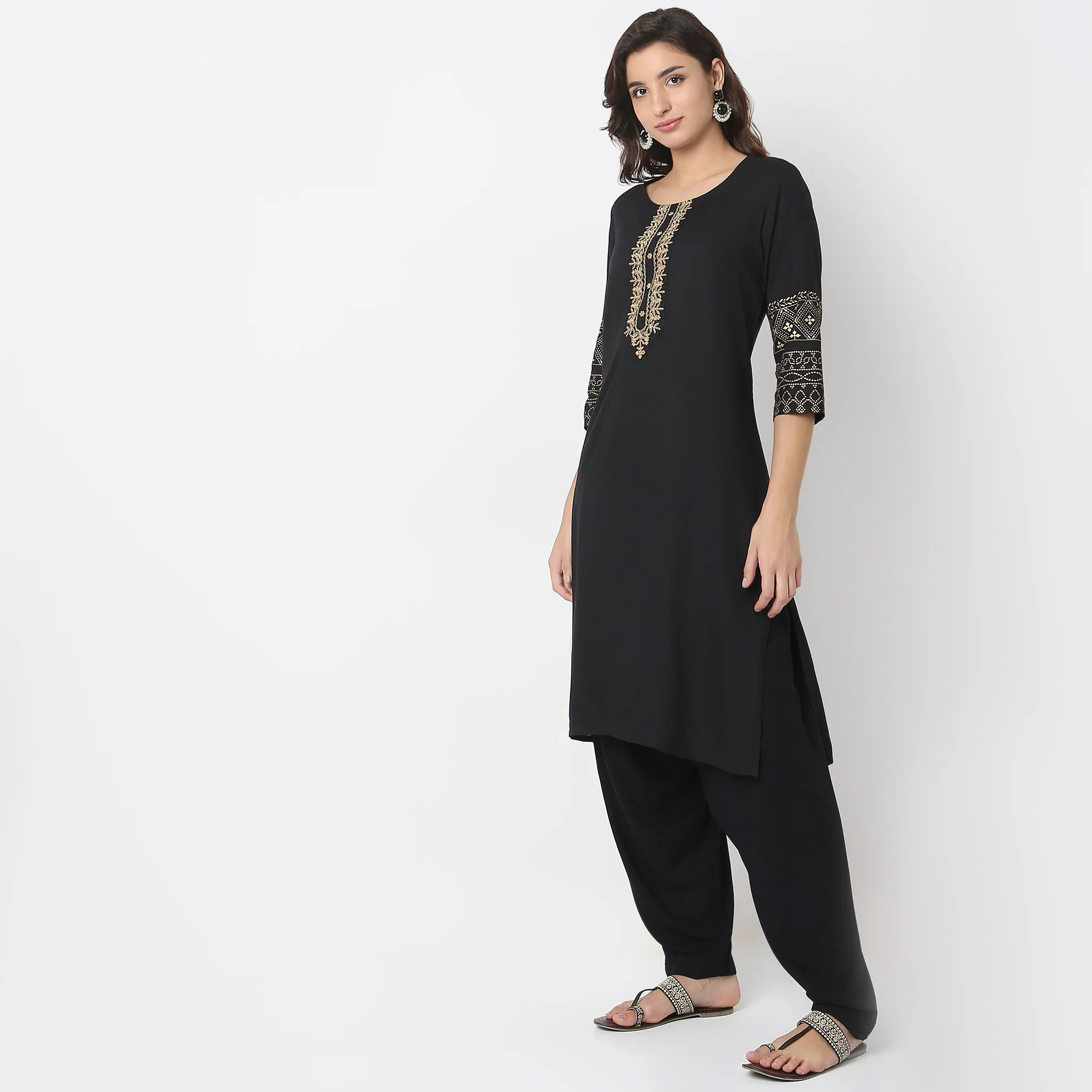 Straight Fit Solid Kurta - Image 9