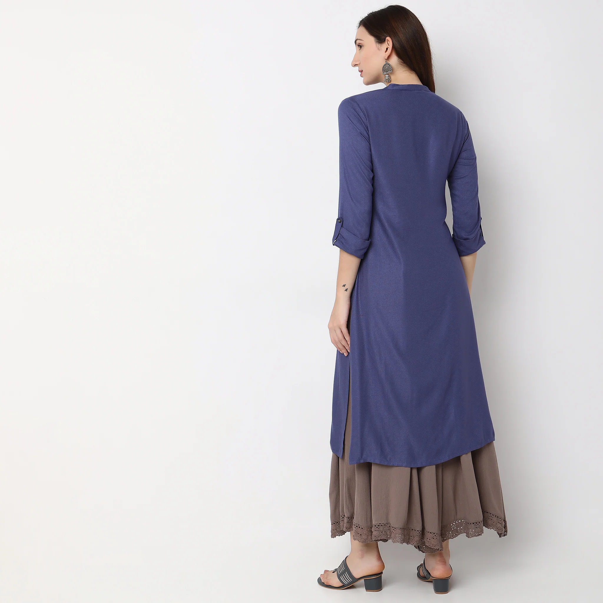 Straight Fit Solid Kurta - Image 13
