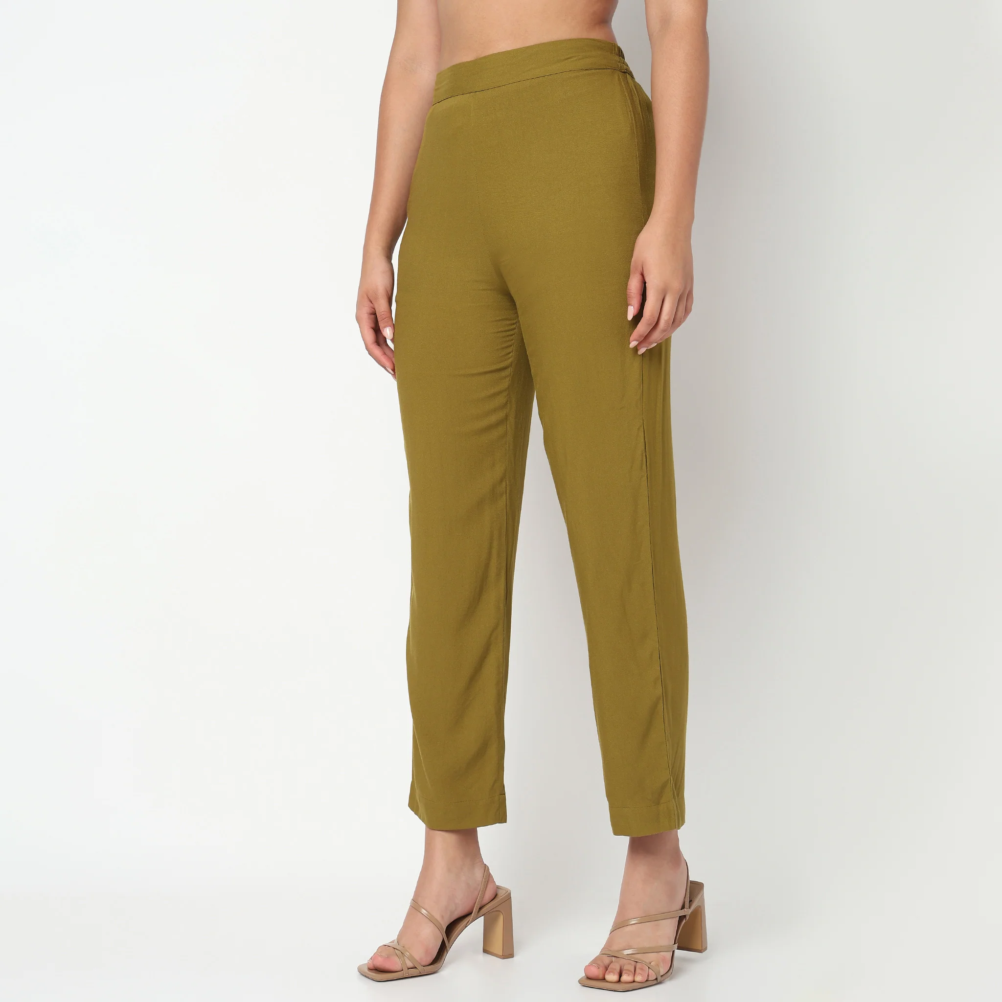 Straight Fit Solid Mid Rise Pants - Image 5