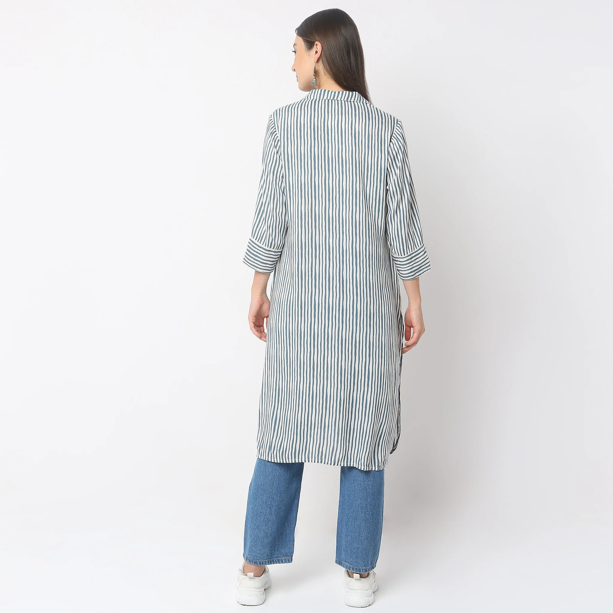 Striped Knee Length Coller Embroidered Straight Fit Kurta - Image 3