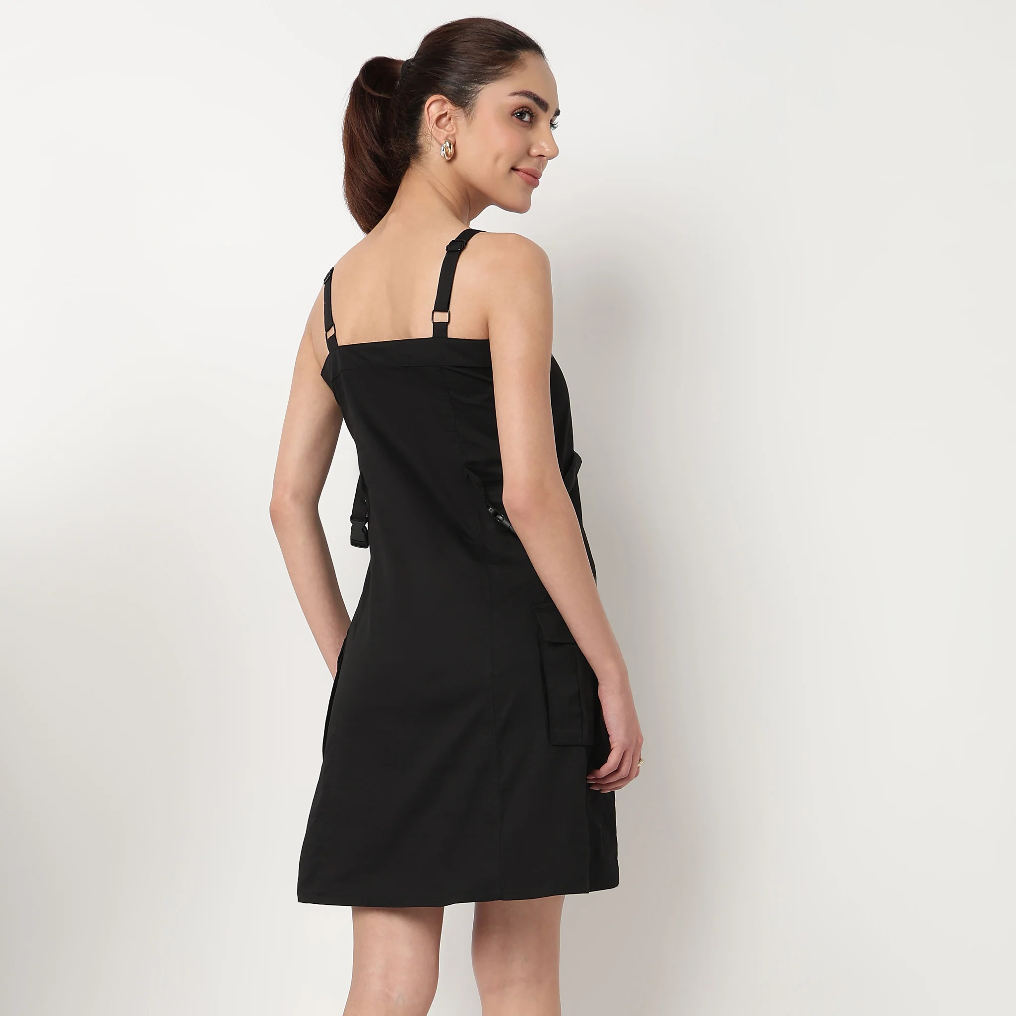 Strapy Utility Dress With Adjusters at Waist and Cargo Pockets - Image 3
