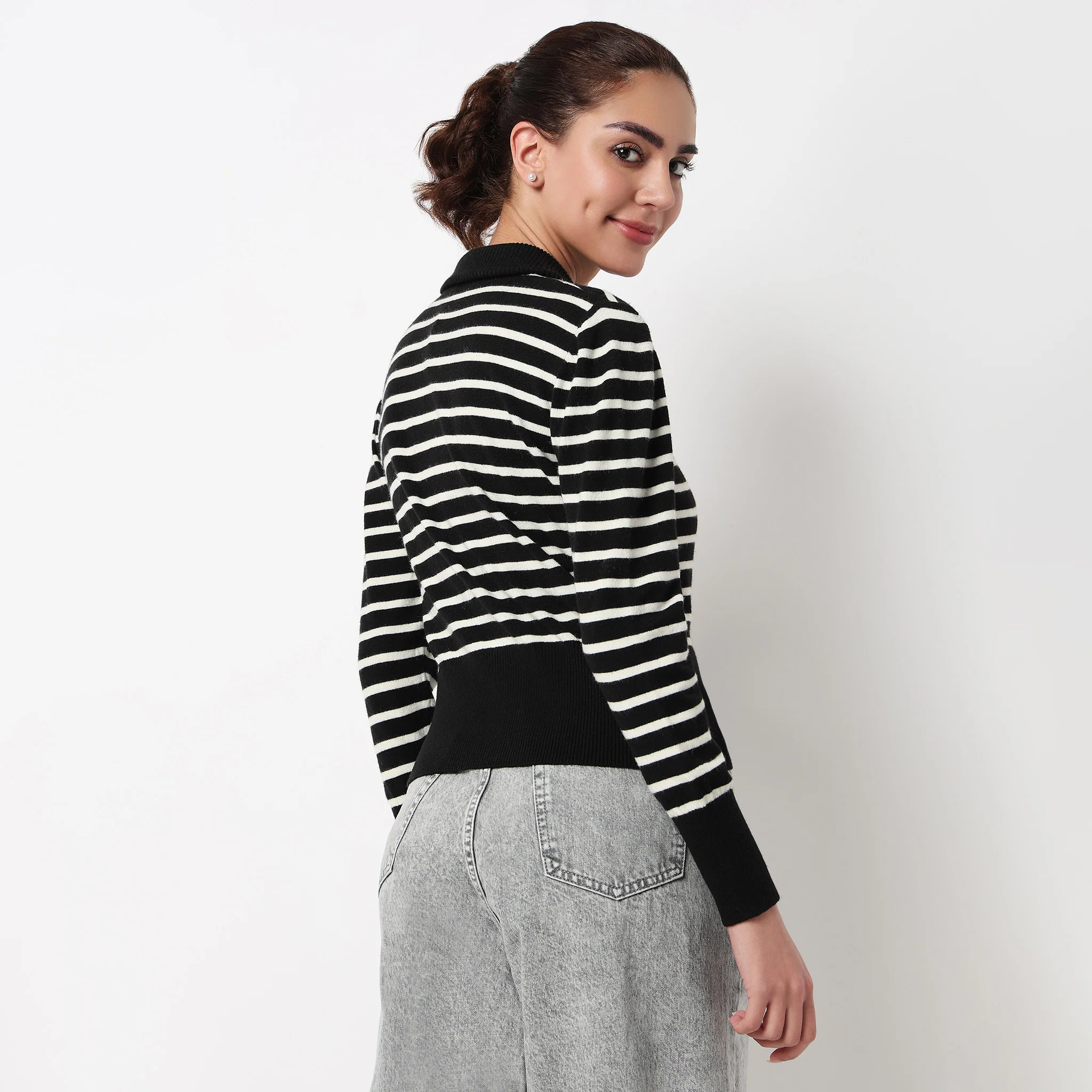 Striped Cropped Flat Knit Top - Image 3