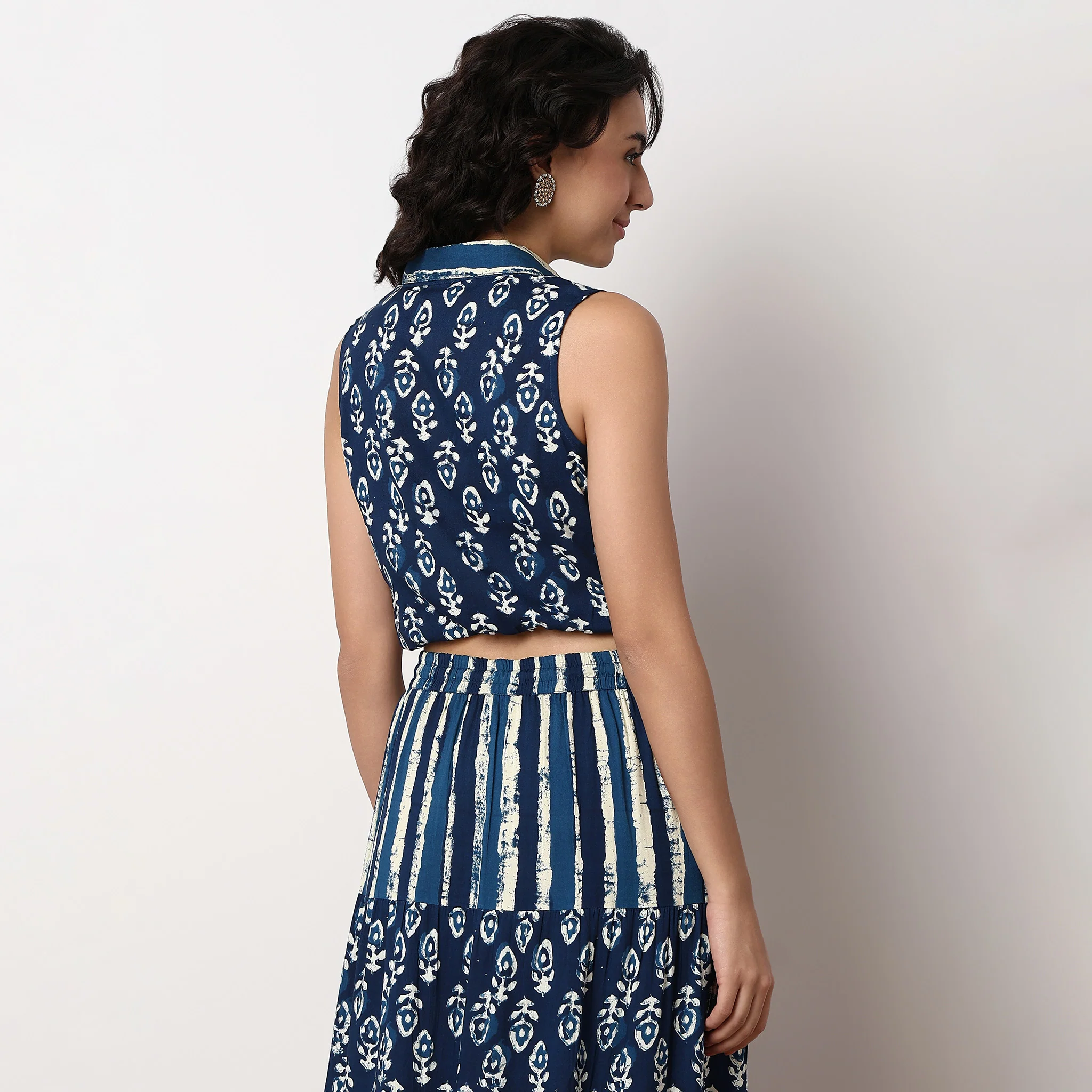 Tie-Up Sleeveless Crop Top - Image 3