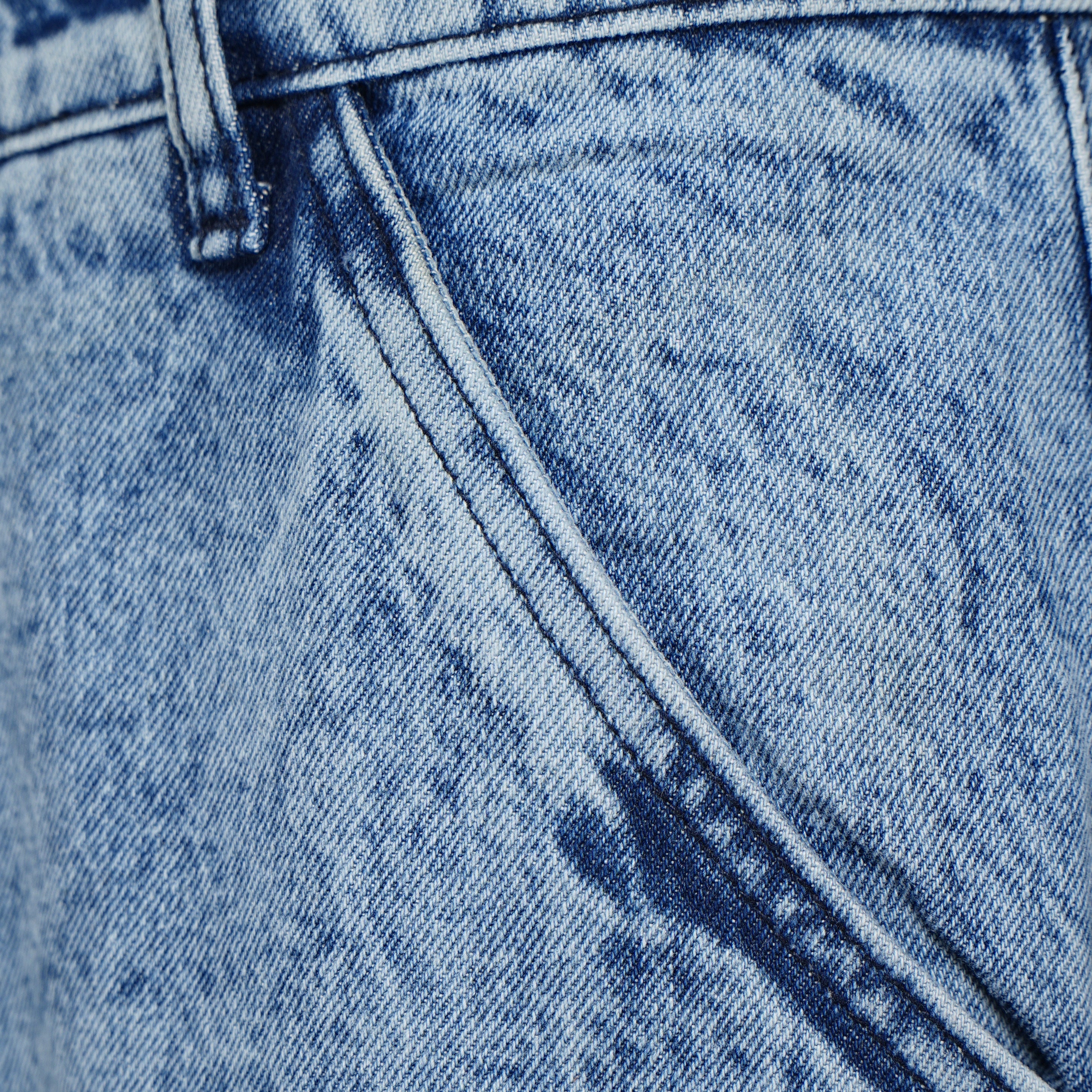 Baggy Fit Stone Wash Jeans - Image 4