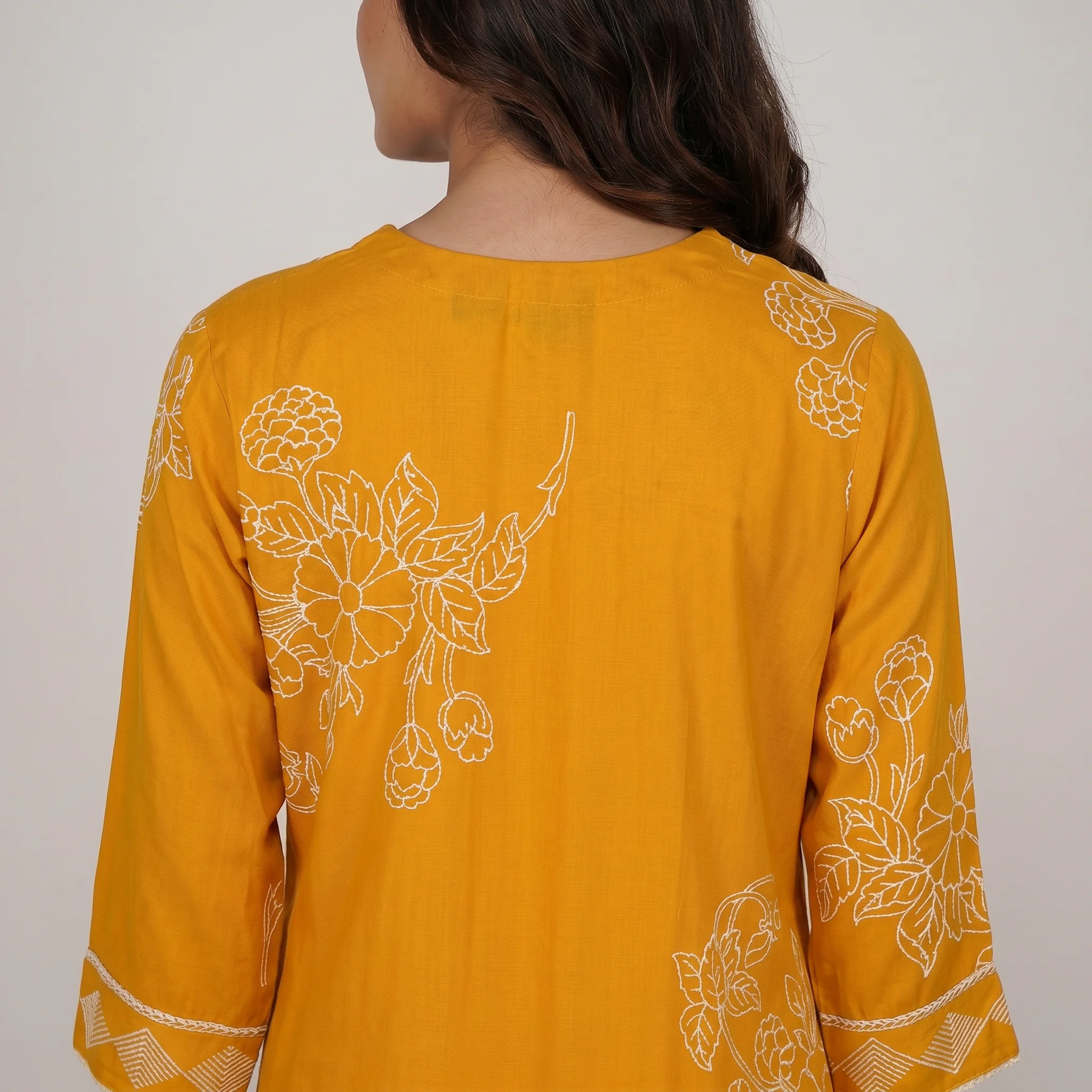 V-Neck Printed Long Kurta - Image 3
