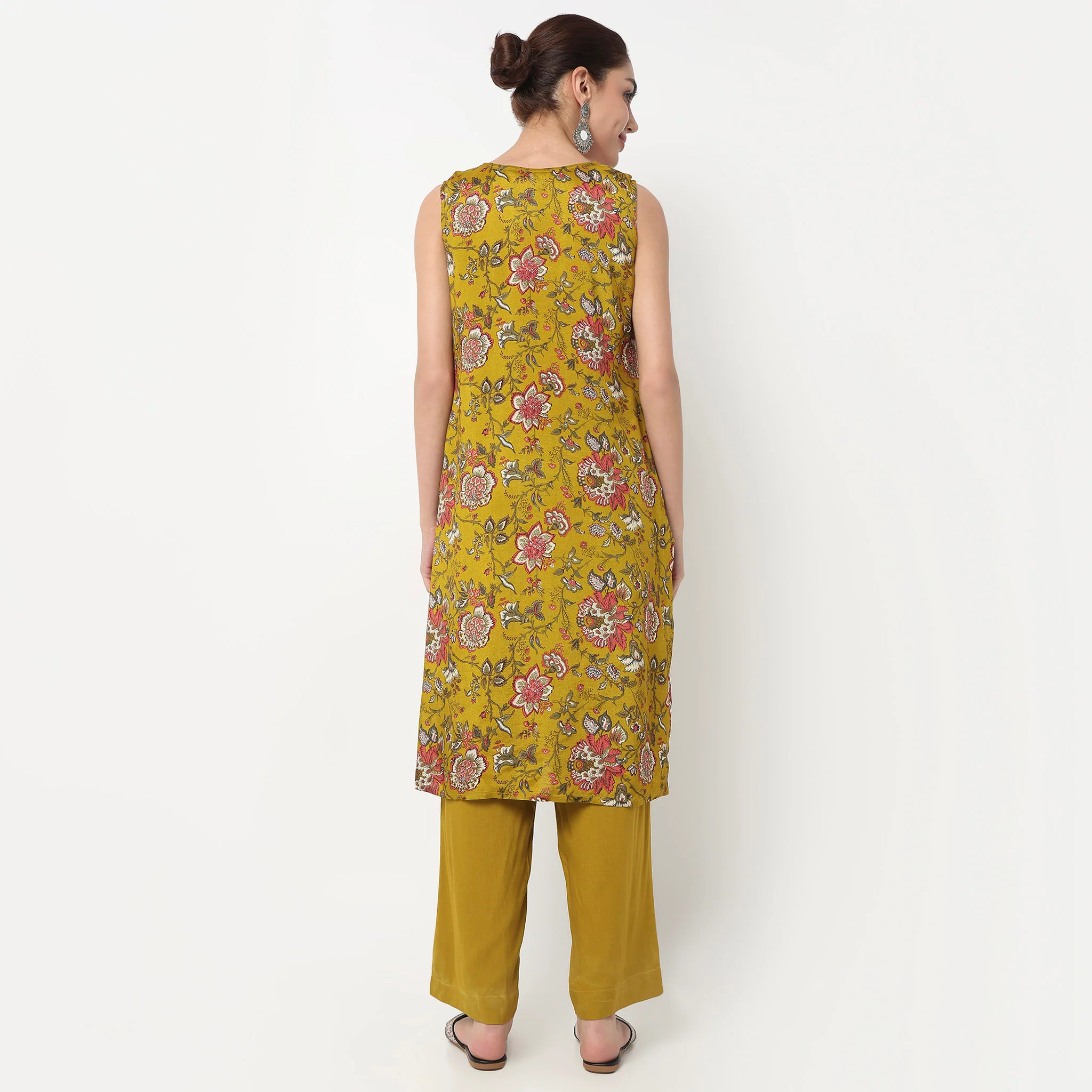 V-Neck Printed Straight Kurta with Pant & with Dupatta Set - Image 3