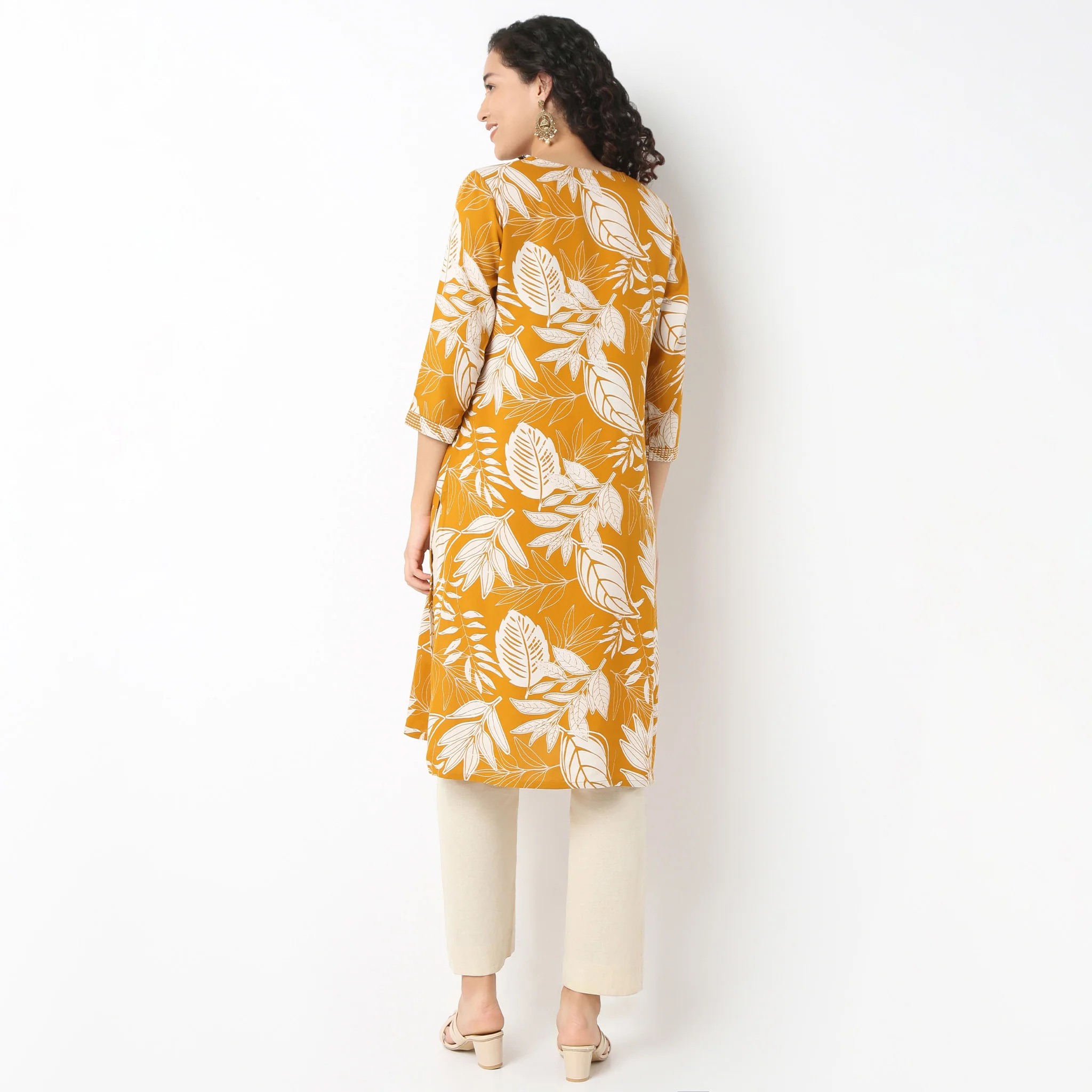 V-Neck With Gusset Long Kurta - Image 3