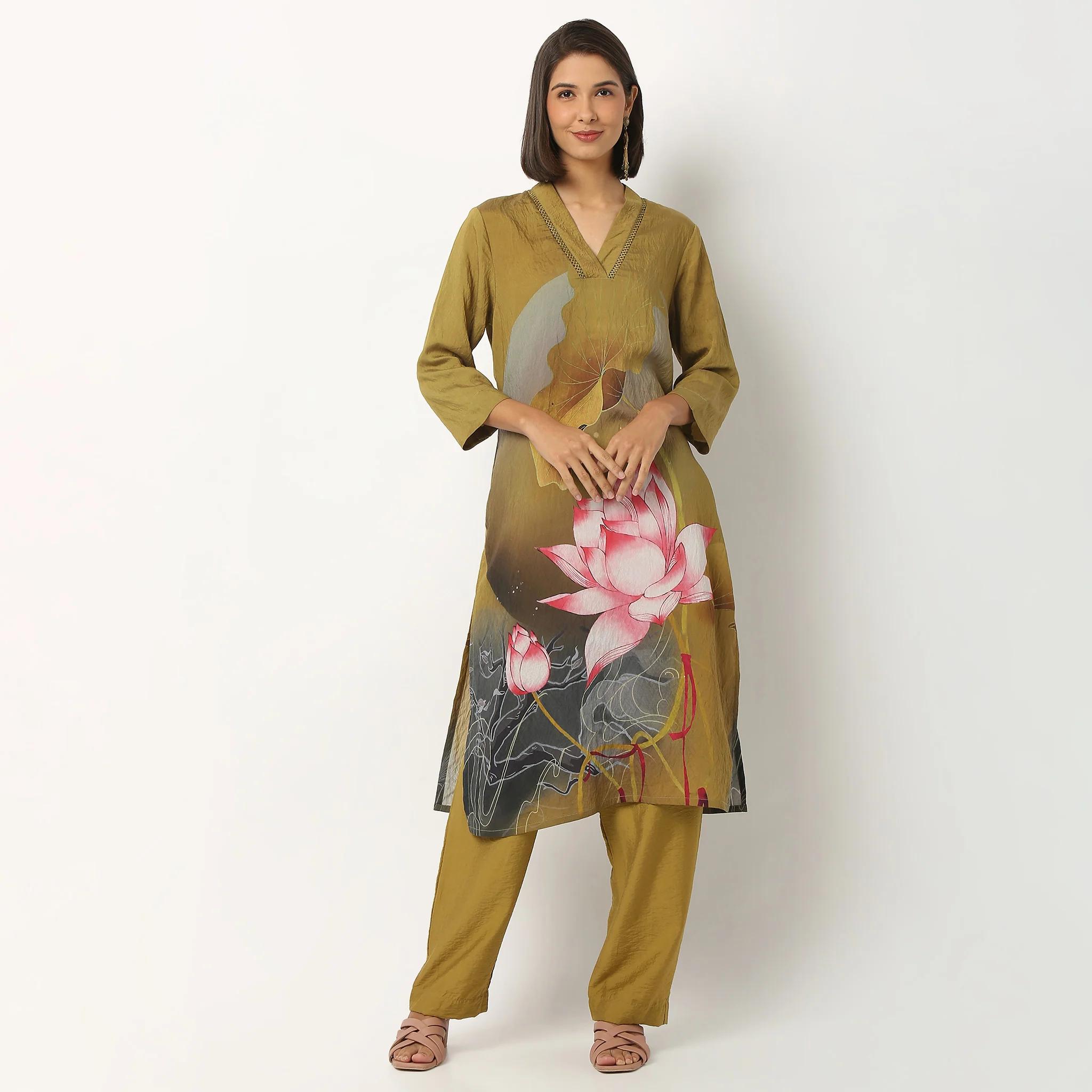 V-Neck Printed Kurta With Pant Set - Image 2